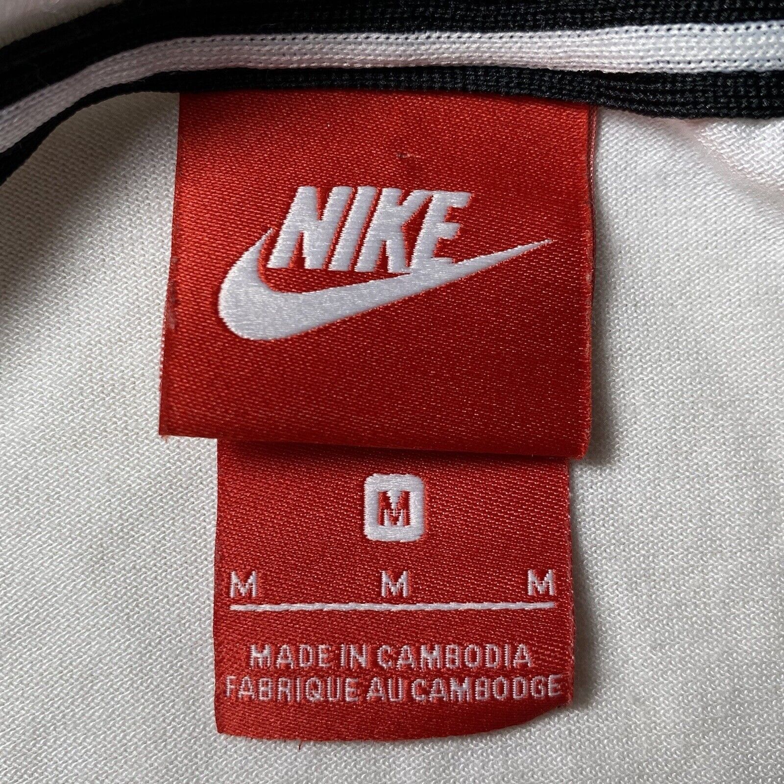 Nike Nike Medium White Graphic T Shirt Soft Stretch Modal Blend Size M / US 6-8 / IT 42-44 - 7 Thumbnail