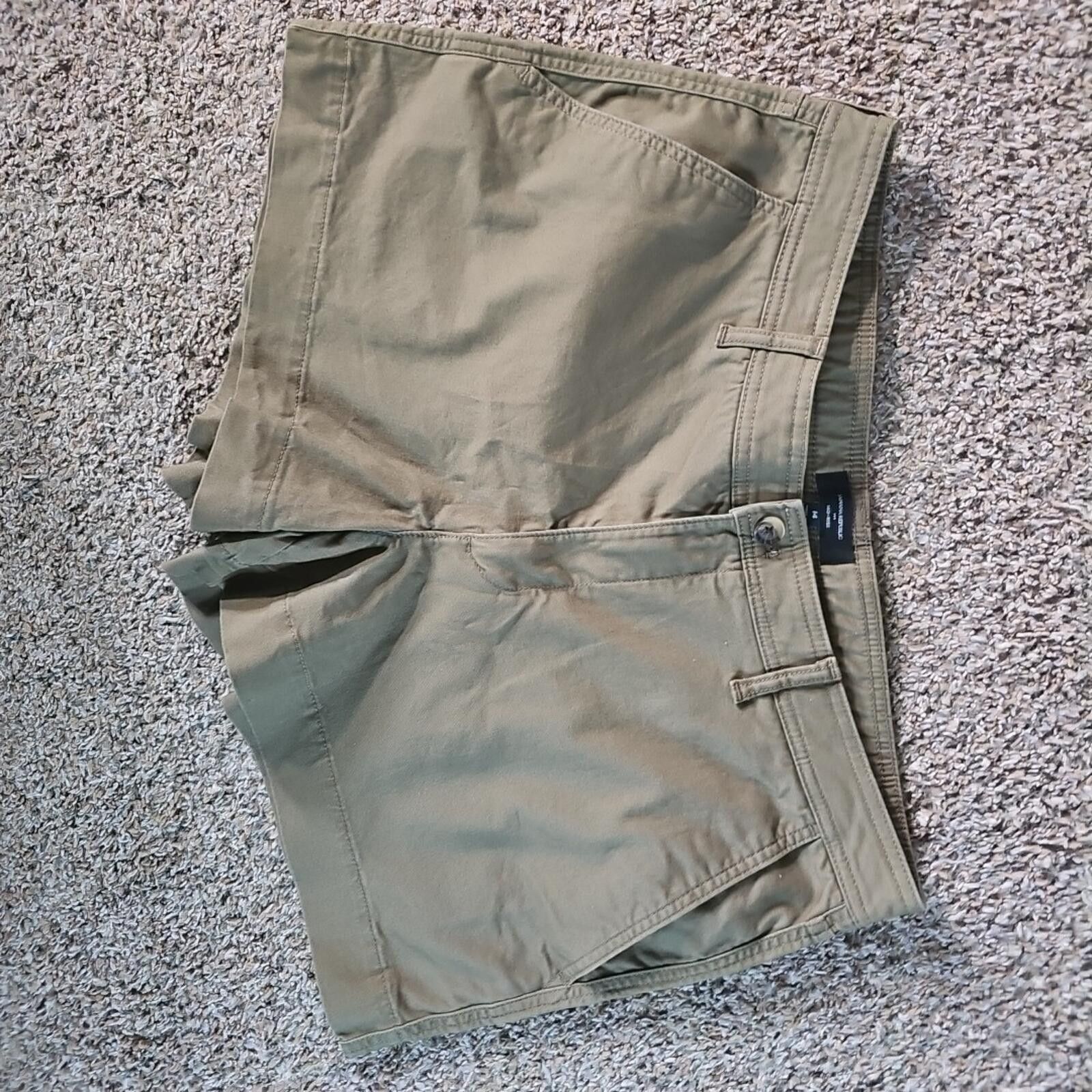 Banana Republic Banana Republic 14 Midrise Green Shorts Size 36" / US 14 / IT 50 - 1 Thumbnail