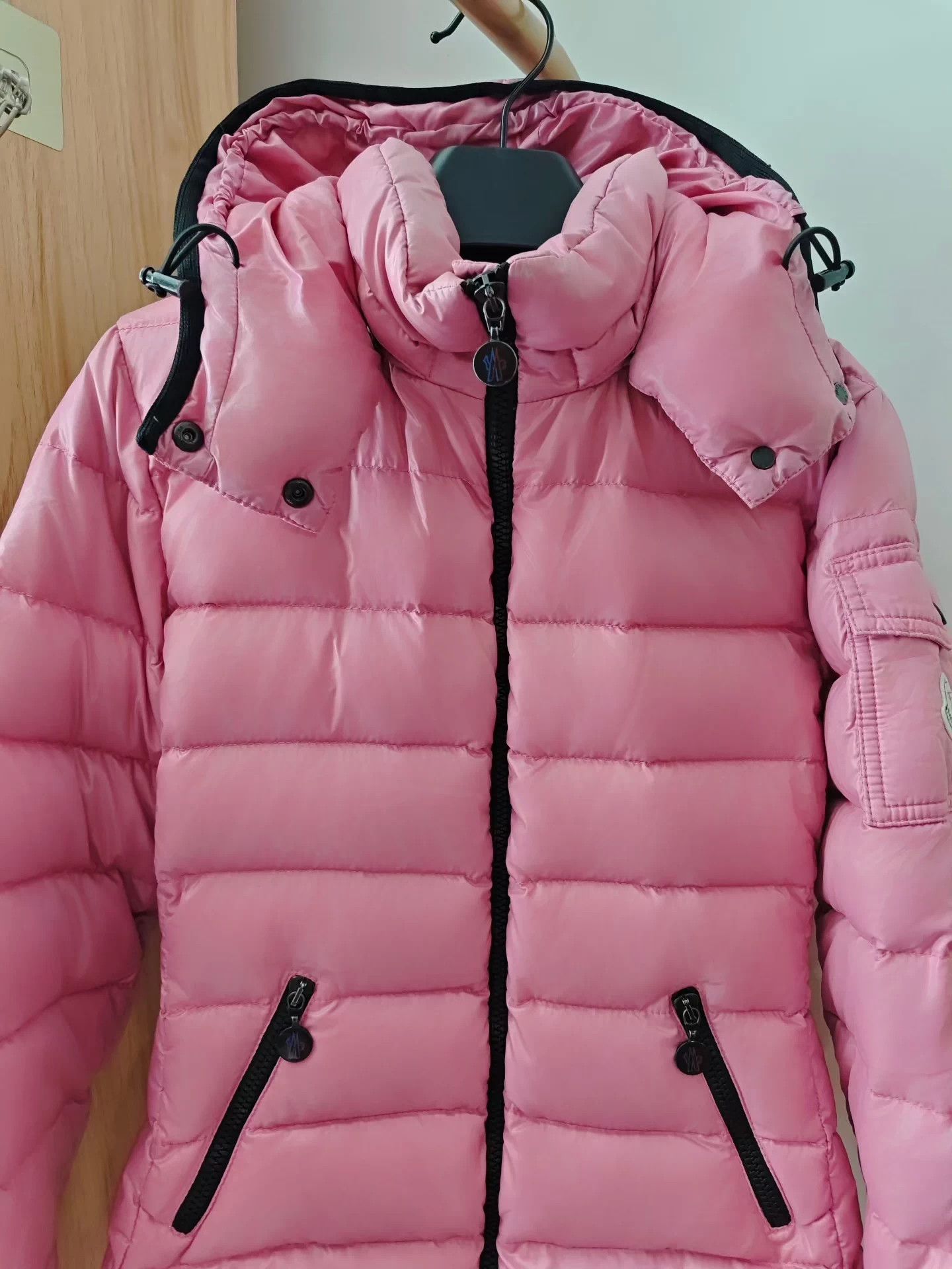Moncler Moncler pink down jacket, Baby style. short hooded design Size XS / US 0-2 / IT 36-38 - 1 Thumbnail