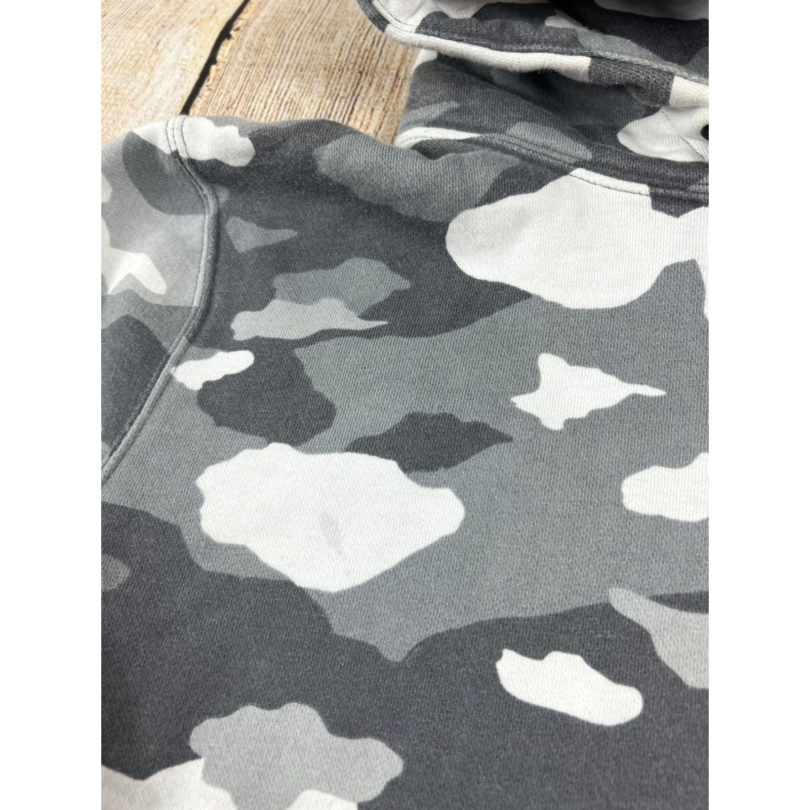 Champion VINTAGE Mens Champion Grey Camo Hoodie Pullover Sweatshirt Size S Gray Hooded Pockets Cotton Gym & Training Mens Size US S / EU 44-46 / 1 - 3 Thumbnail