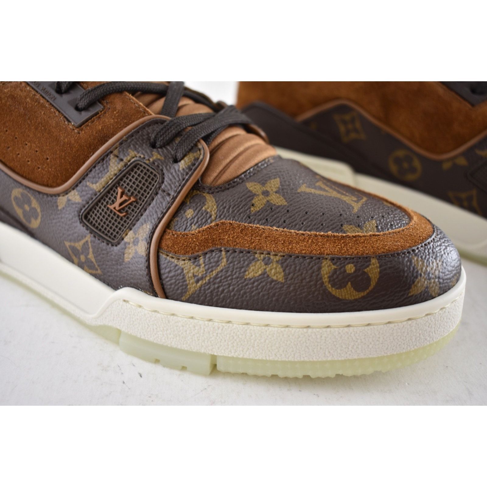 Louis Vuitton Louis Vuitton Brown Monogram LV Logo Suede Low Top Size US 10 / EU 43 - 7 Thumbnail