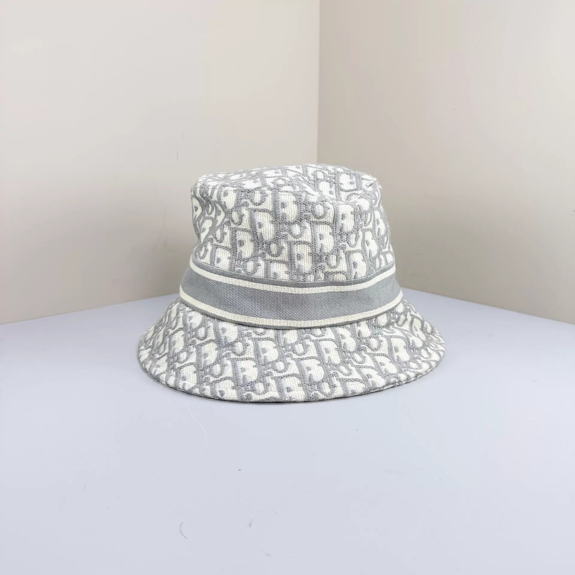 Dior Dior Oblique Embroidered Logo Fisherman Hat 57 98N Size ONE SIZE - 2 Thumbnail
