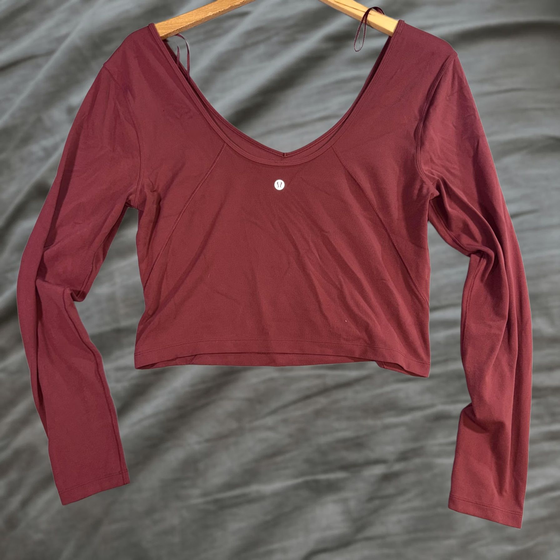 Lululemon Lululemon Shirt Womens Small Red Cropped V-Neck Long Sleeve Yoga Athletic Top Size S / US 4 / IT 40 - 1 Thumbnail