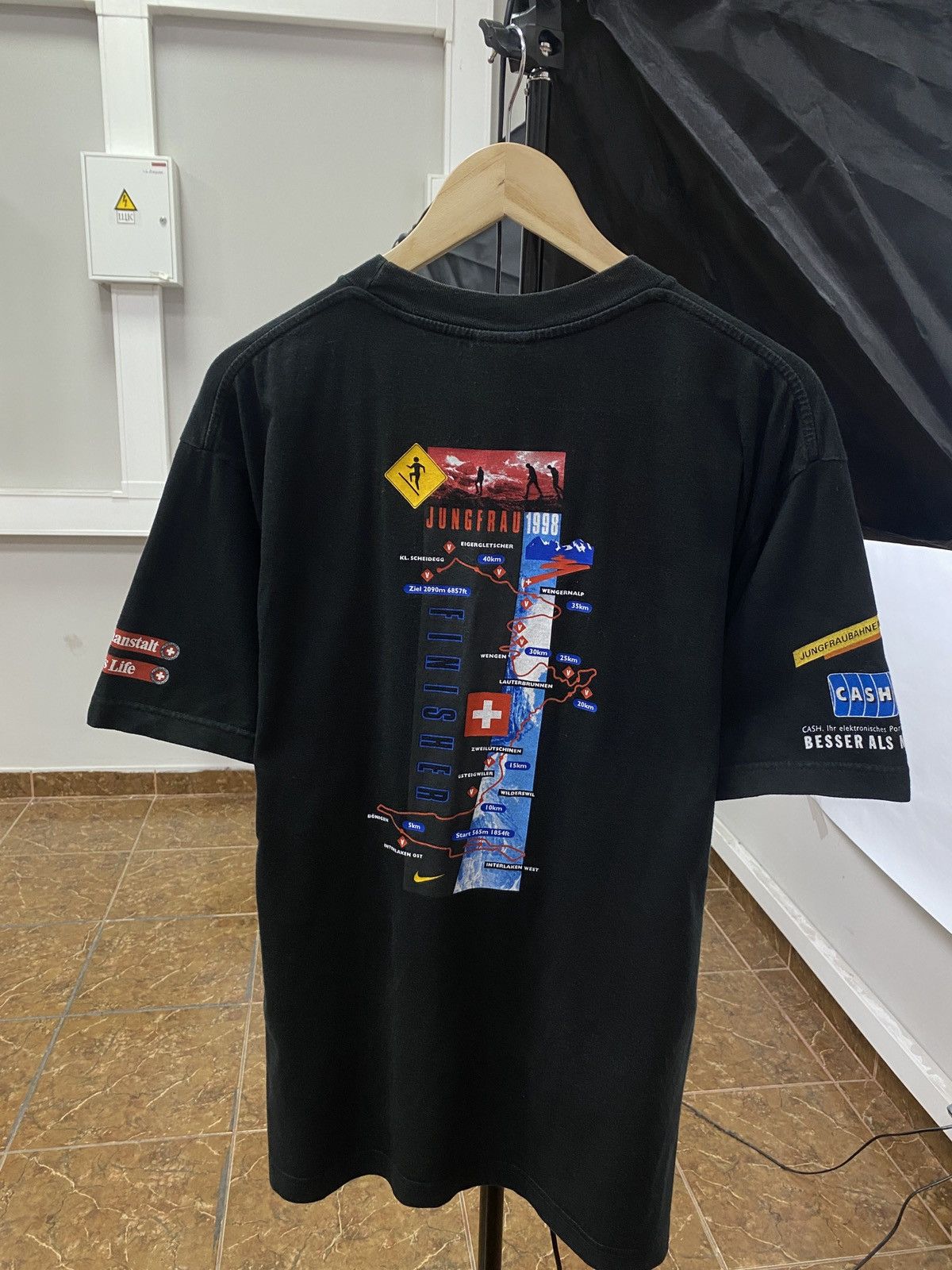 Nike 🇨🇭Vintage 1998 Nike Jungfrau Marathon T-shirt Rare Retro Hype Size US M / EU 48-50 / 2 - 1 Thumbnail