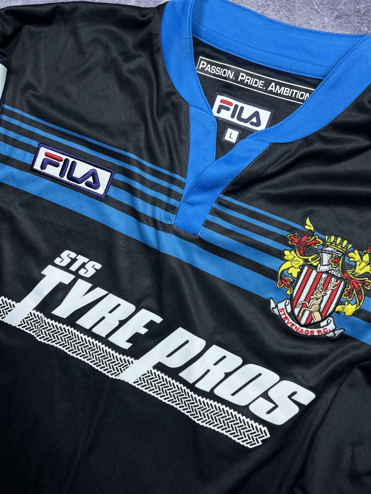 Fila Stevenage FC Tyre Pros Football Jersey Fila Home 2005 Size US L / EU 52-54 / 3 - 5 Thumbnail