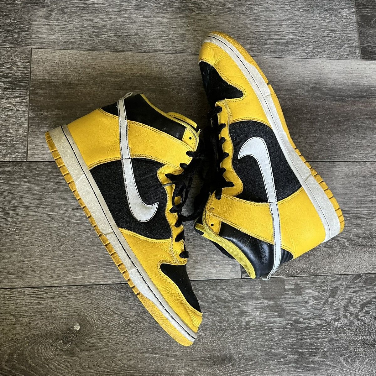 Nike Vintage 2006 Nike Dunk High Maize Taxi Size 11 309432-711 Size US 11 / EU 44 - 1 Thumbnail