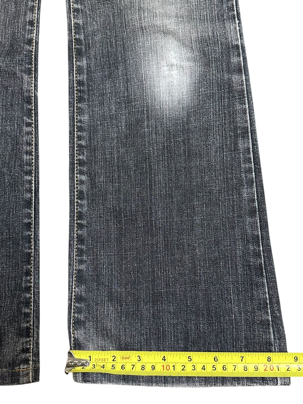 Uniqlo Vintage Japanese Uniqlo Faded Wash Distress Bootcut Jeans Size 27" / US 4 / IT 40 - 16 Thumbnail