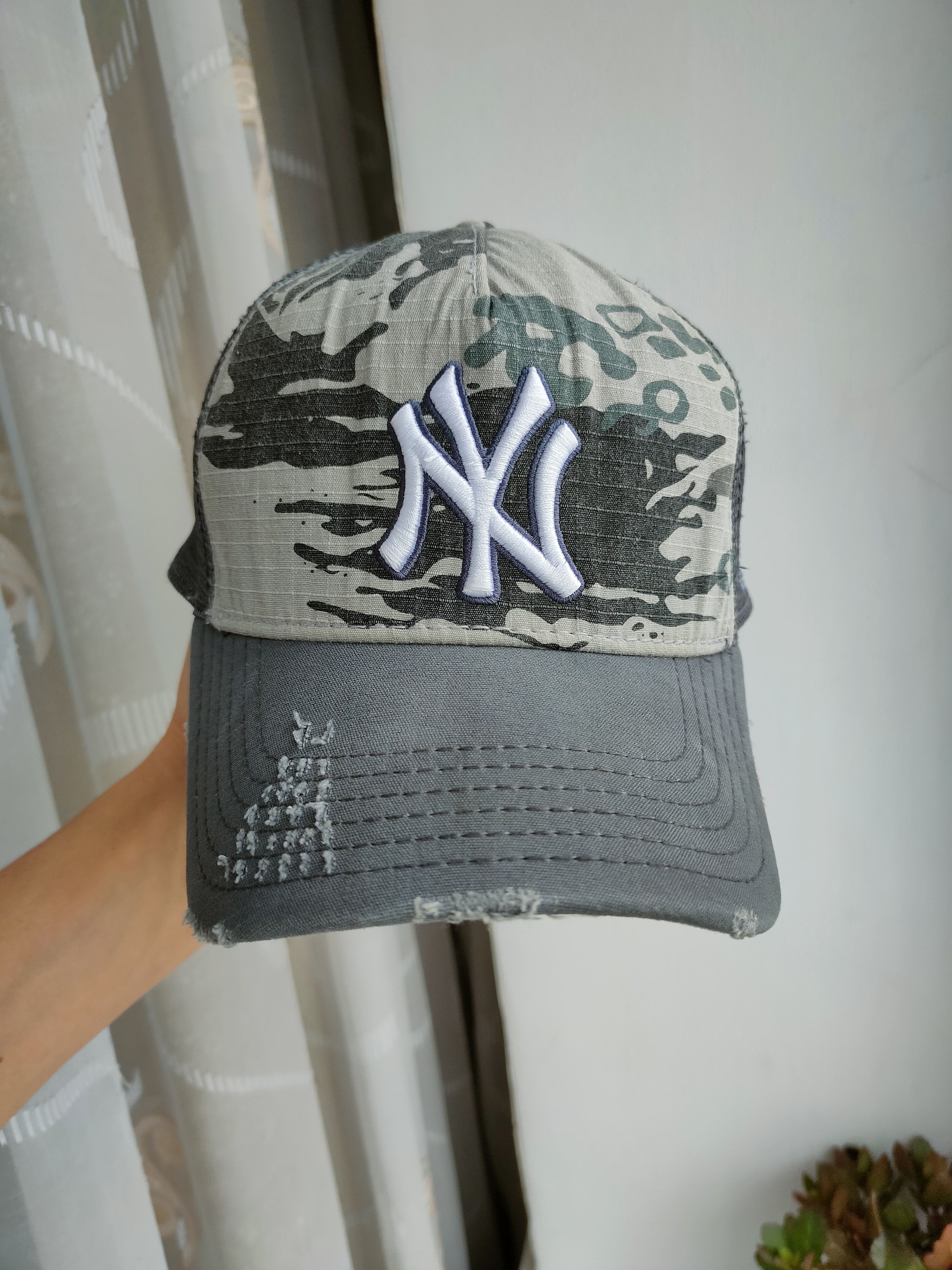 New Era New Era NY Yankees Vintage Trucker Cap Yankees MLB Military Size ONE SIZE - 5 Thumbnail