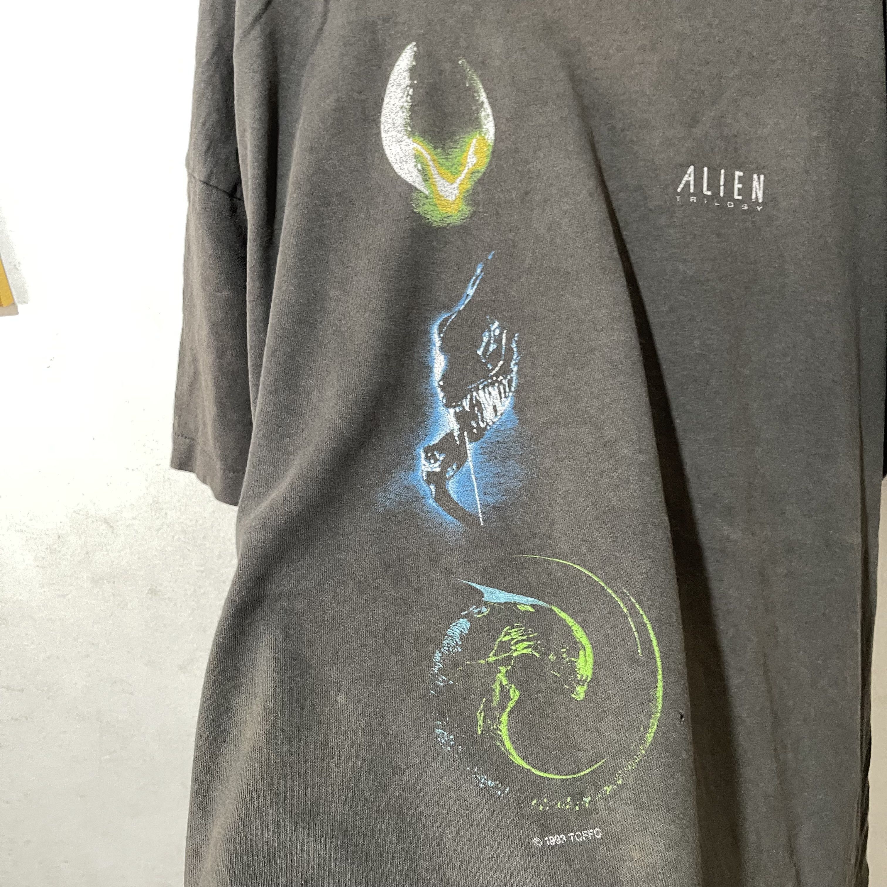 Sci-Fi Fantasy × Vintage Vintage 1993 Alien Trilogy Shirt Size US XL / EU 56 / 4 - 2 Thumbnail