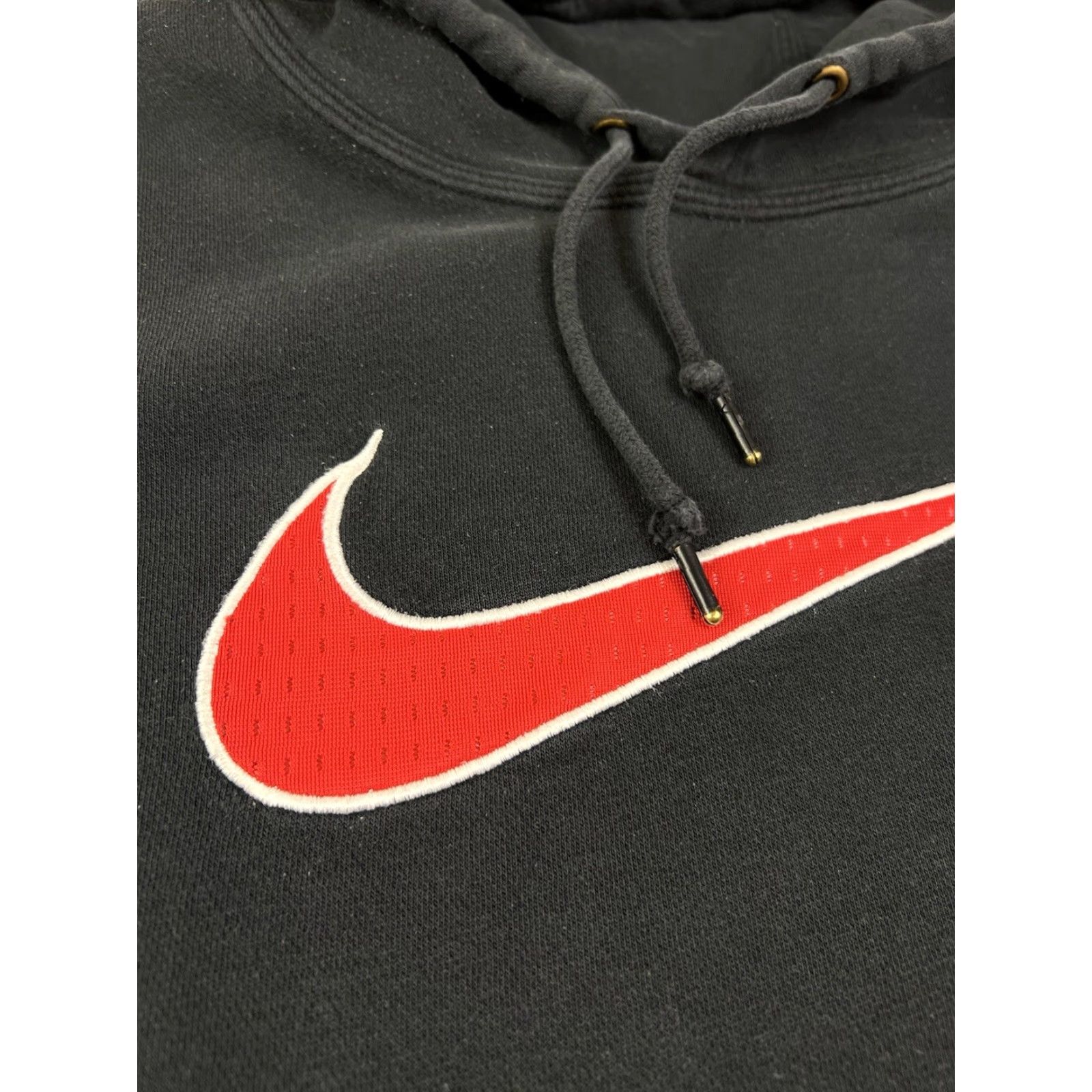 Nike VINTAGE Nike Big Swoosh Black Hoodie Sweatshirt XL Men Pullover Fleece Cotton Polyester Hooded Pockets All Seasons Sweatshirt Sportswear Size US XL / EU 56 / 4 - 4 Thumbnail