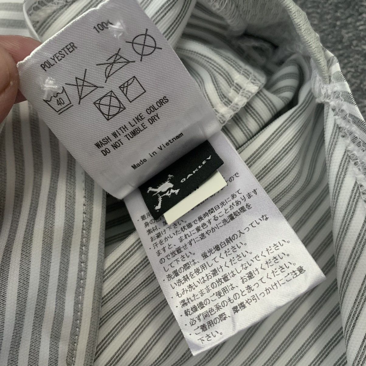 Oakley 🔥OAKLEY STRIPES HIDEN BUTTON SHIRT Size US M / EU 48-50 / 2 - 13 Thumbnail