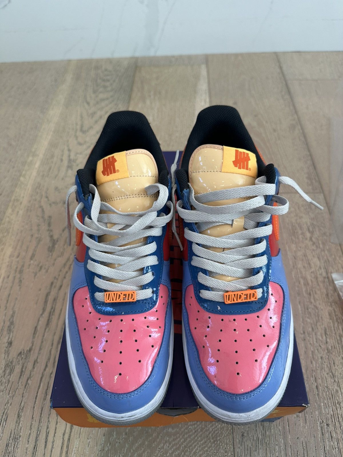 Nike × Undefeated Nike Air Force 1 Low Undefeated Multi-Patent Total Orange Size US 10 / EU 43 - 2 Thumbnail