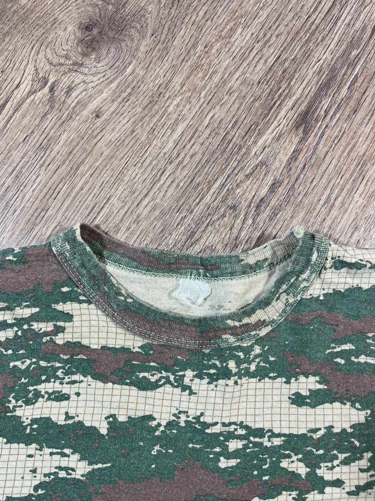 Vintage Vintage Army Camo T Shirt Size US S / EU 44-46 / 1 - 4 Thumbnail