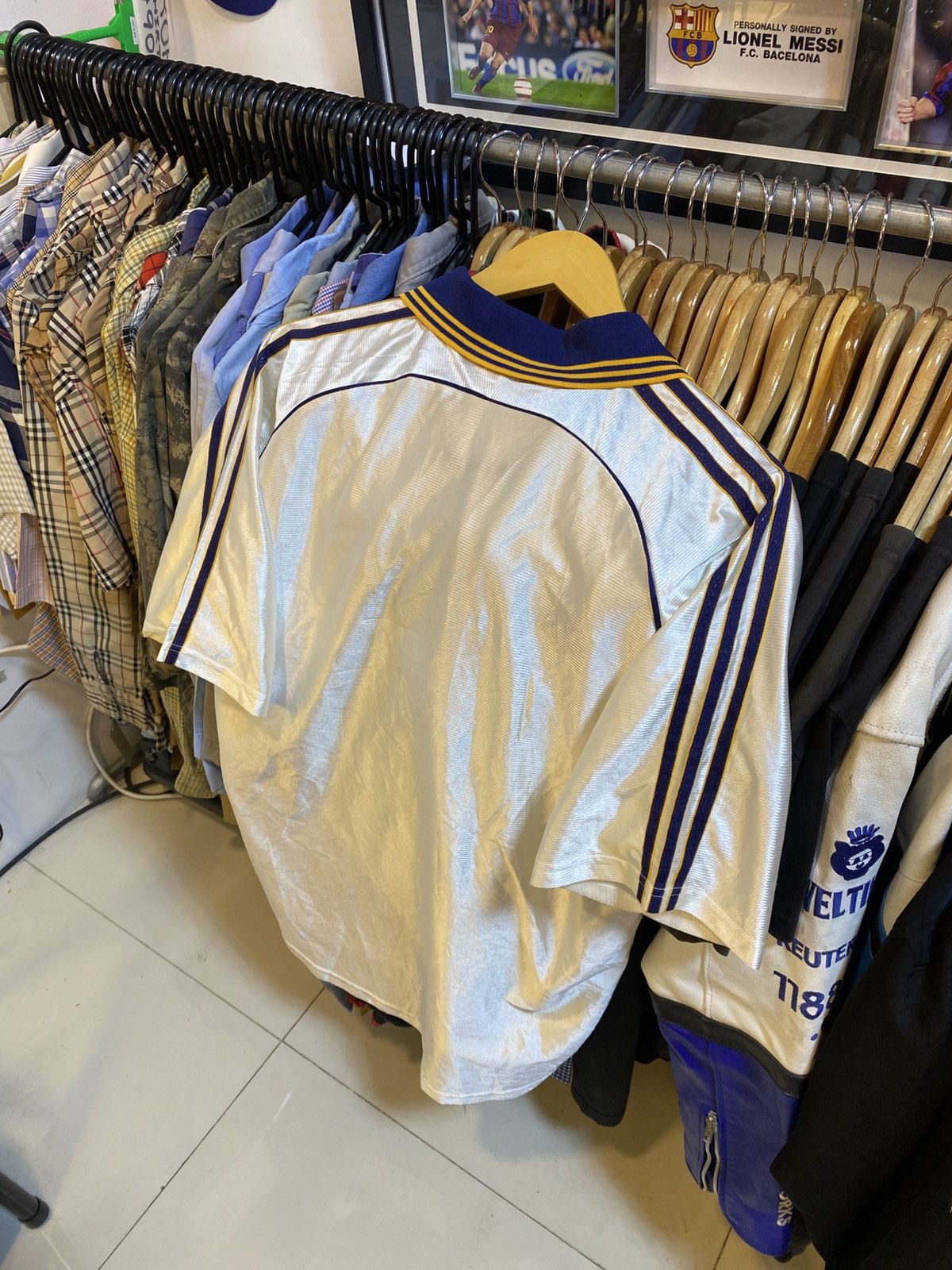 Adidas Vintage 90s Real Madrid CF Home Kit Size US M / EU 48-50 / 2 - 3 Thumbnail