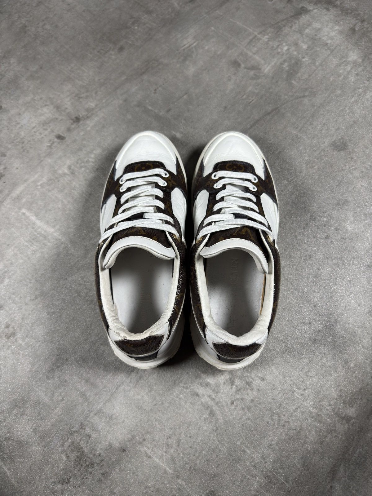 Louis Vuitton Louis Vuitton Rivoli / Monogram Low-Top Sneakers White Brown Size US 5.5 / EU 38 - 7 Thumbnail