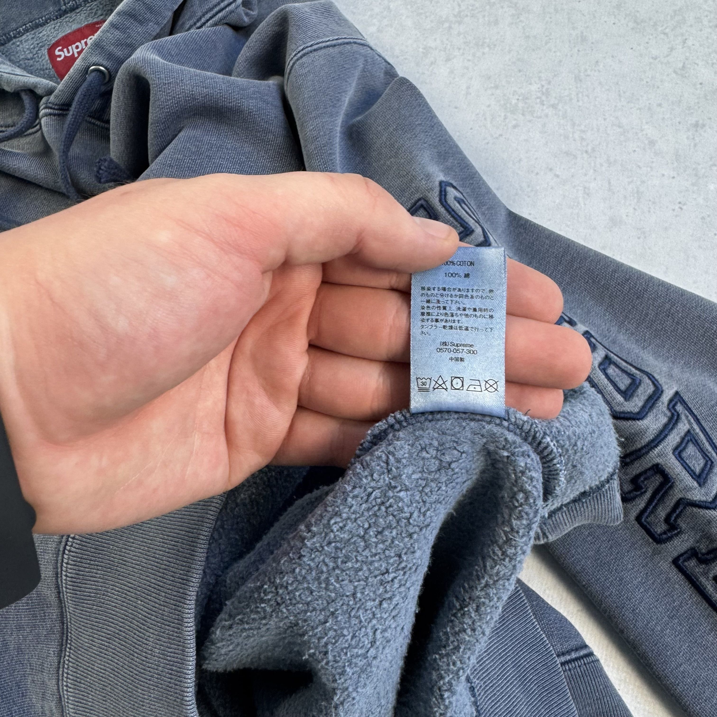 Supreme SS19 SUPREME OVERDYED SLEEVE LOGO HOODED SWEATSHIRT NAVY Size US M / EU 48-50 / 2 - 8 Thumbnail