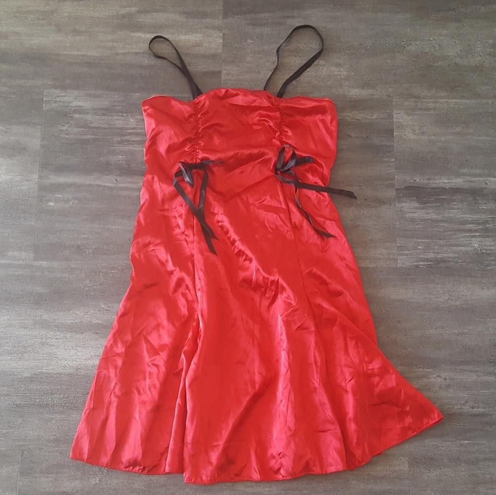 Designer Red Black Bow Detailed Satin Slip Size ONE SIZE - 1 Thumbnail