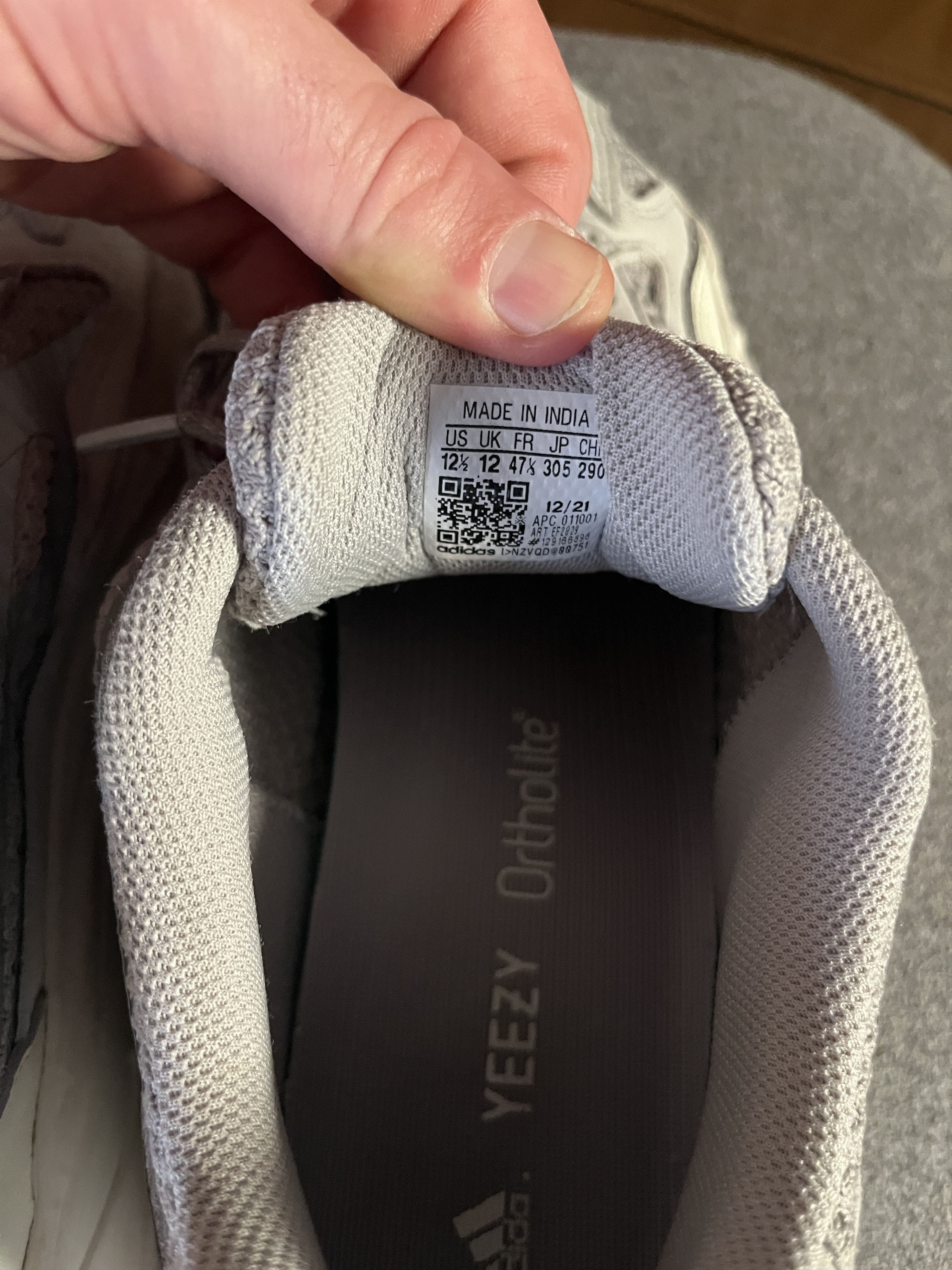 Adidas Yeezy 700v2 Static Size US 12.5 / EU 45-46 - 8 Thumbnail