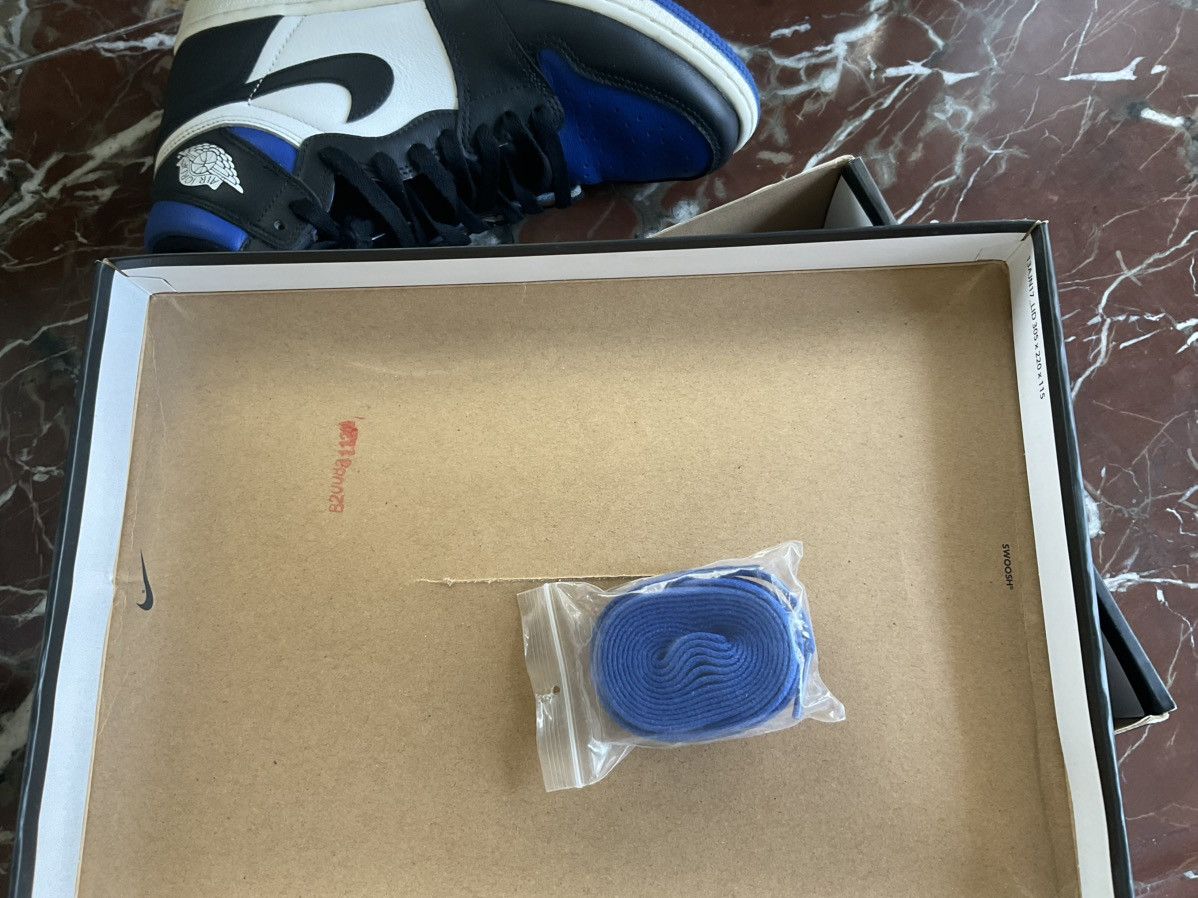Jordan Brand × Nike Nike Air Jordan 1 Retro OG High Royal Toe 555088-041 Size US 8 / EU 41 - 3 Thumbnail