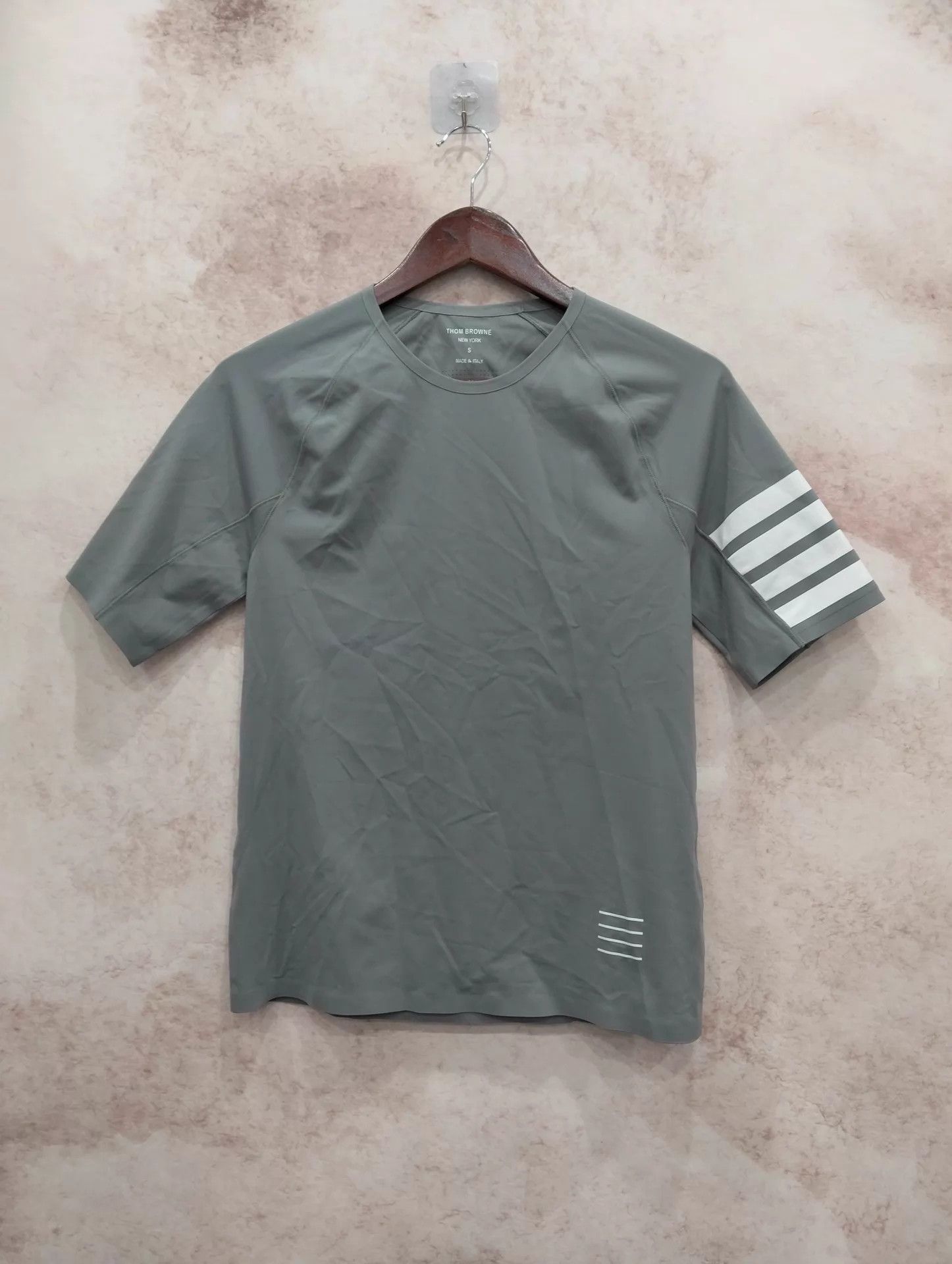 Thom Browne THOM BROWNE 4-Stripe Waffle Raglan T-shirt S Size US S / EU 44-46 / 1 - 1 Thumbnail
