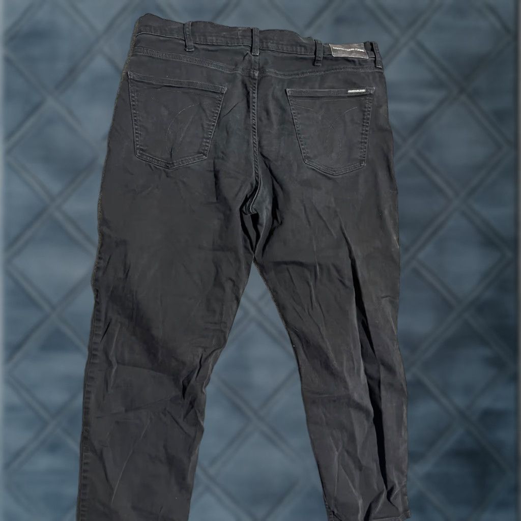 Calvin Klein Calvin Klein Jeans Straight Mens 40x32 Black Denim 5-Pocket Zip Fly Button Casua Size US 40 / EU 56 - 1 Thumbnail