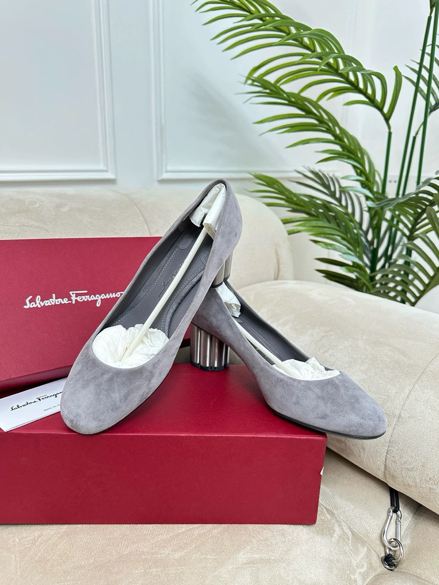Other FERRAGAMO suede petal heel women's gray 37 Size US 6 / IT 36 - 4 Thumbnail
