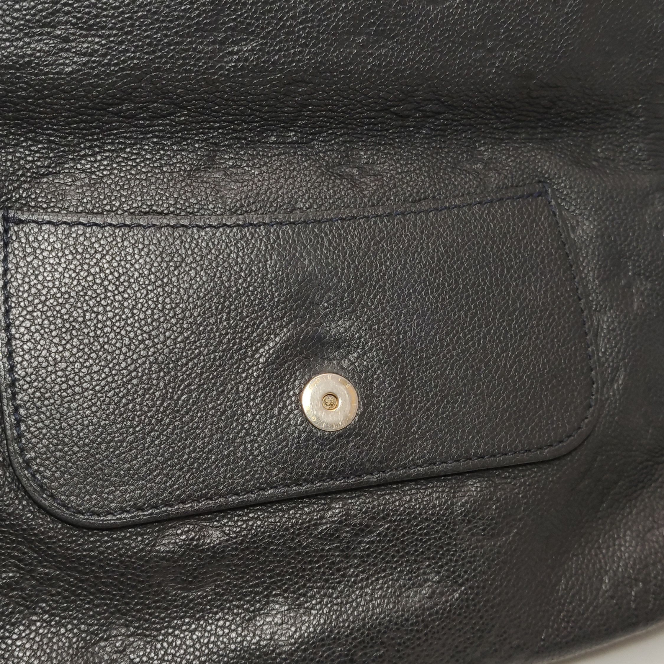 Louis Vuitton Louis Vuitton (LV) Empreinte leather solid color embossed m Size ONE SIZE - 2 Thumbnail