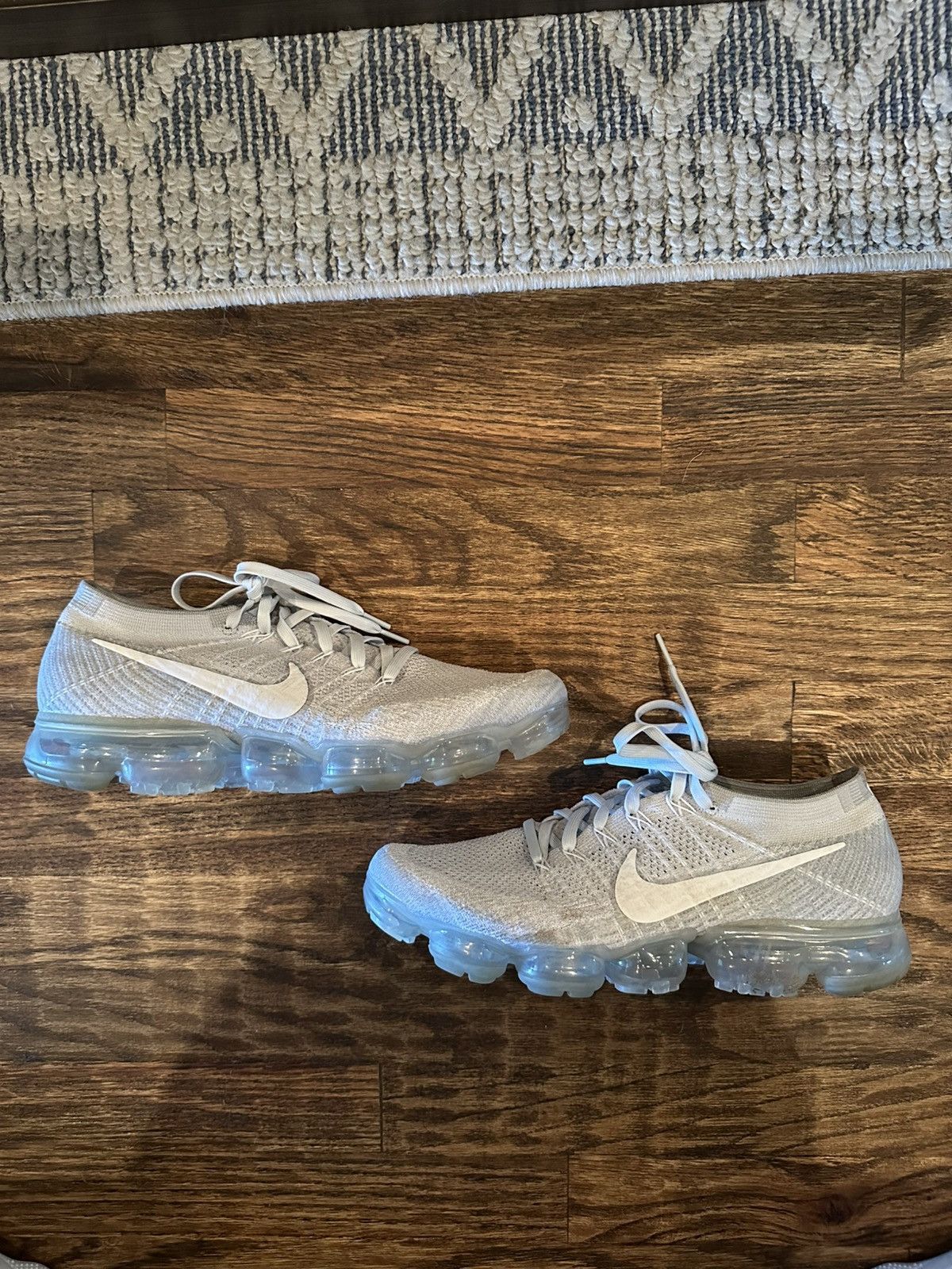 Nike Air Vapormax Flyknit Pure Platinum 2017 Size US 10.5 / EU 43-44 - 4 Thumbnail