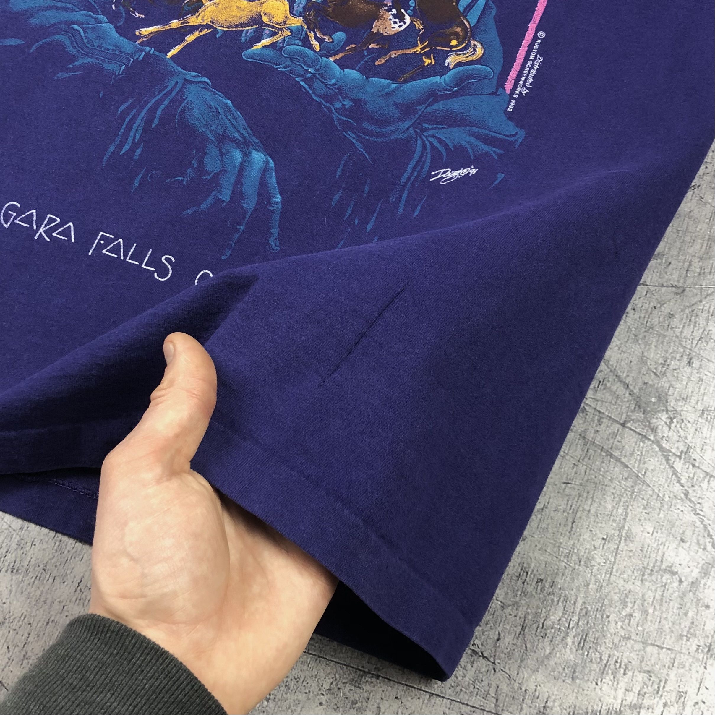 Vintage 1992 Native American Niagara Falls Canada Tee Size US M / EU 48-50 / 2 - 13 Thumbnail