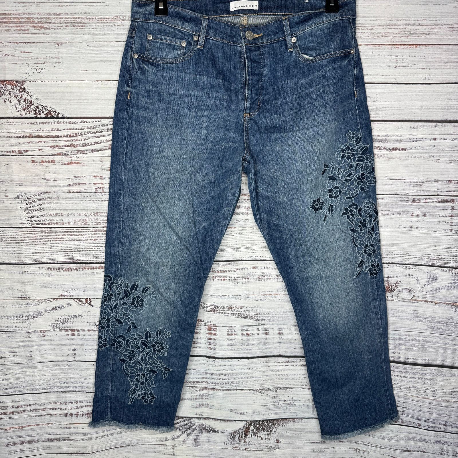Loft Loft Ann Taylor Embroidered Boyfriend Jeans 29/8 Size 29" - 1 Thumbnail