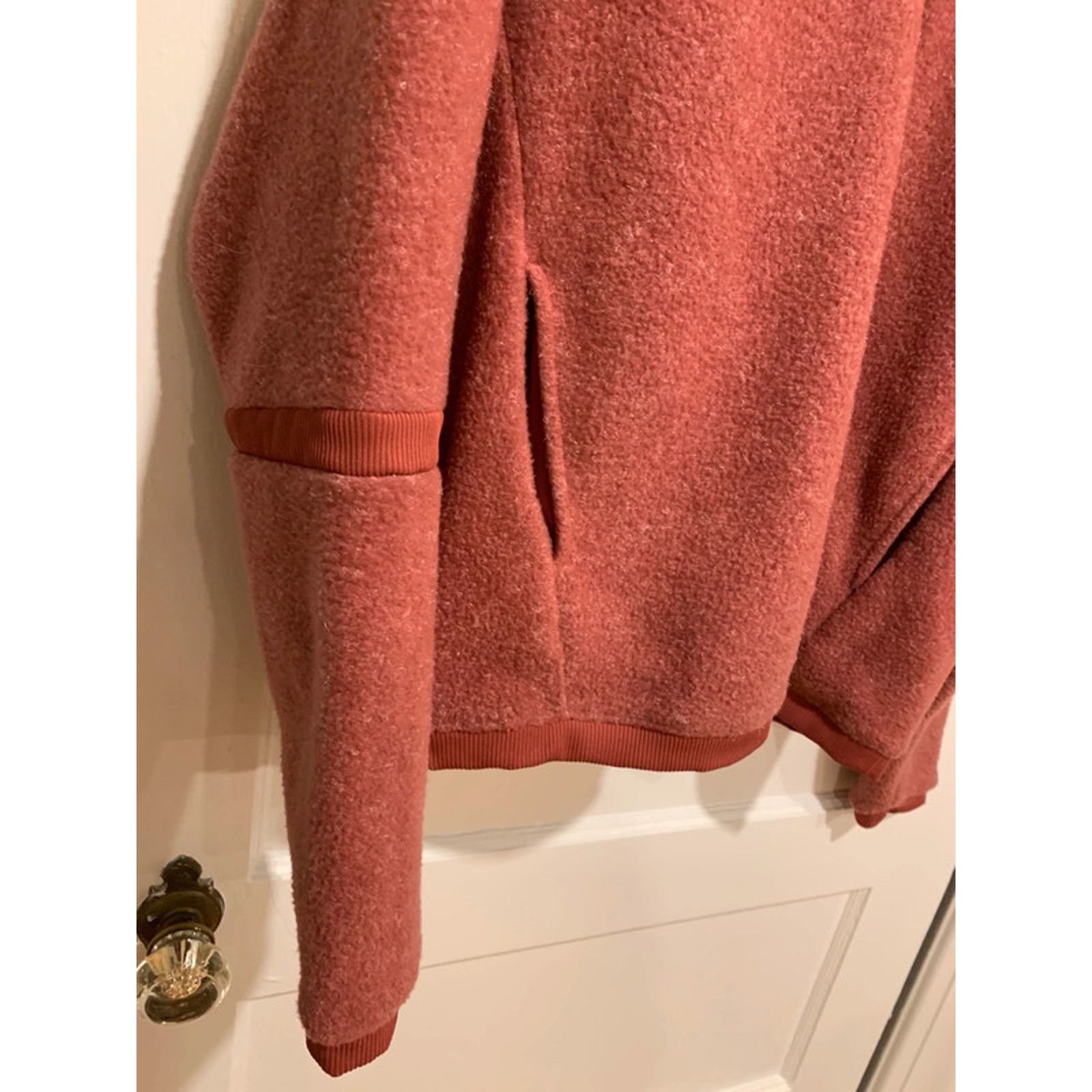 Nike Nike Women’s Therma Fleece Cowl Training Sweatshirt Small Size S / US 4 / IT 40 - 3 Thumbnail