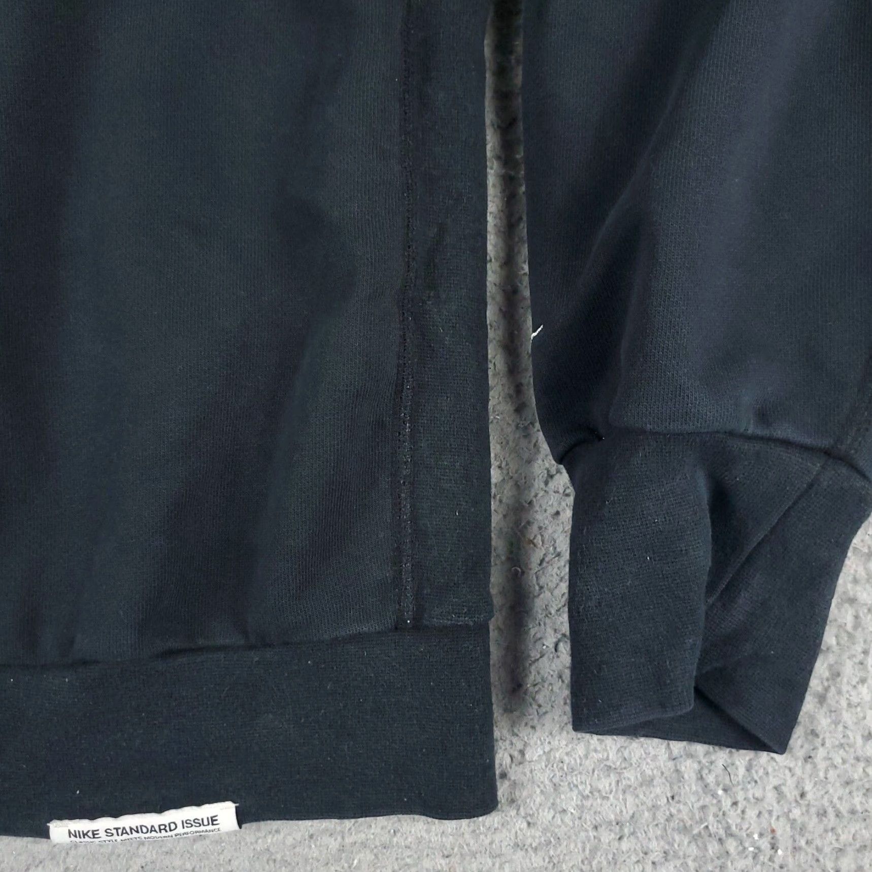 Nike Nike Pullover Sweater Mens Large Black Casual Sweatshirt Swoosh Size US L / EU 52-54 / 3 - 4 Thumbnail