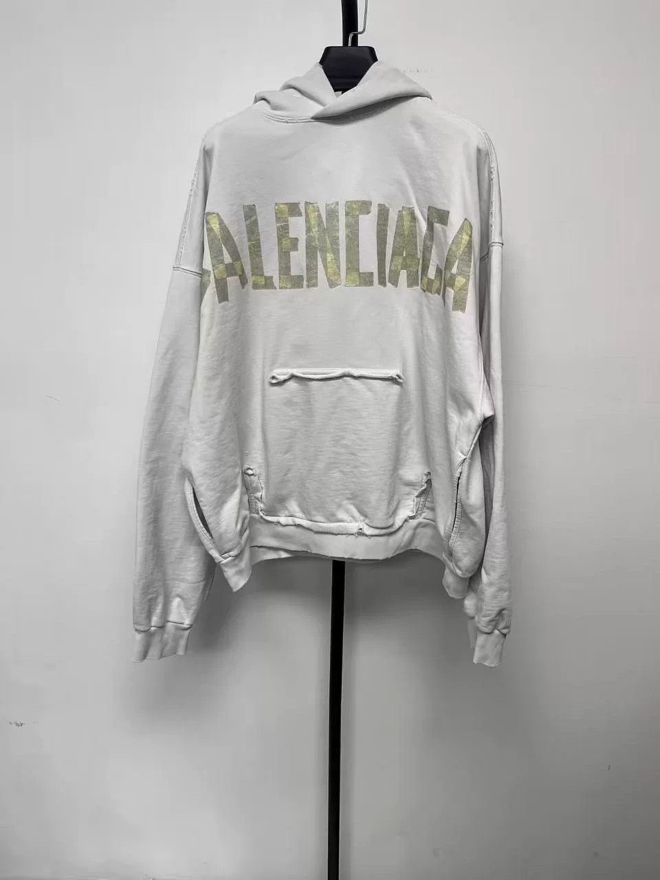 Balenciaga Balenciaga Distressed Logo Print Oversized Hoodie Size US M / EU 48-50 / 2 - 1 Thumbnail