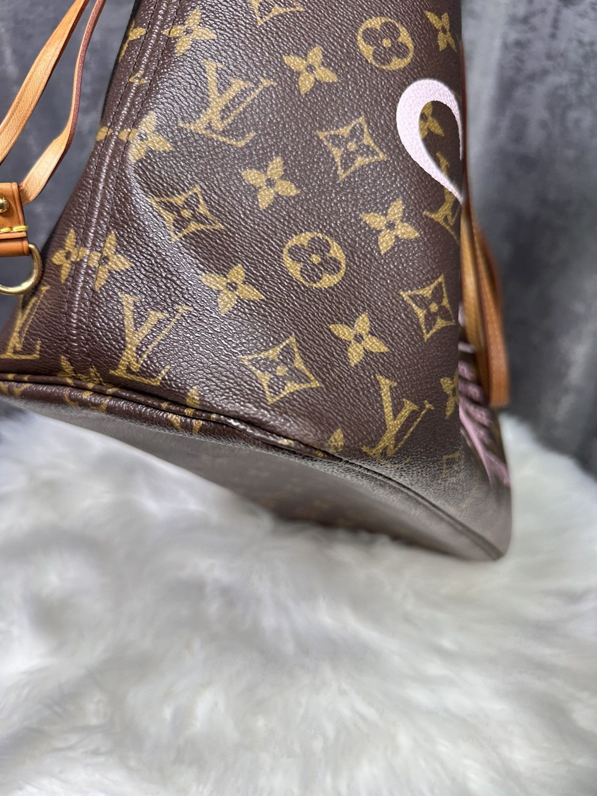 Designer × Louis Vuitton Louis Vuitton LIMITED EDITION V Neverfull bag ballerine rose Size ONE SIZE - 17 Thumbnail