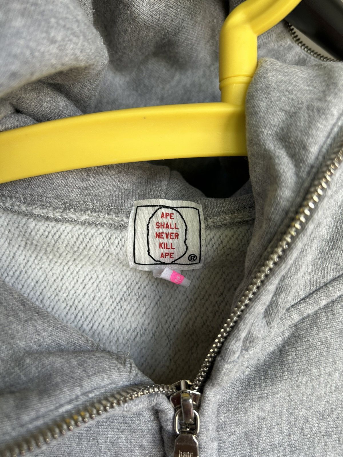Bape × Kaws BAPE KAWS SMOKE CLOUD PLANE HOODIE Size US S / EU 44-46 / 1 - 4 Thumbnail
