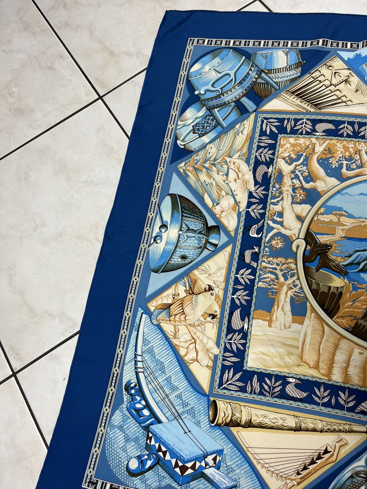 Designer × Hermes × Vintage Hermes Au som du tam-tam silk scarf full print handkerchief Size ONE SIZE - 7 Thumbnail
