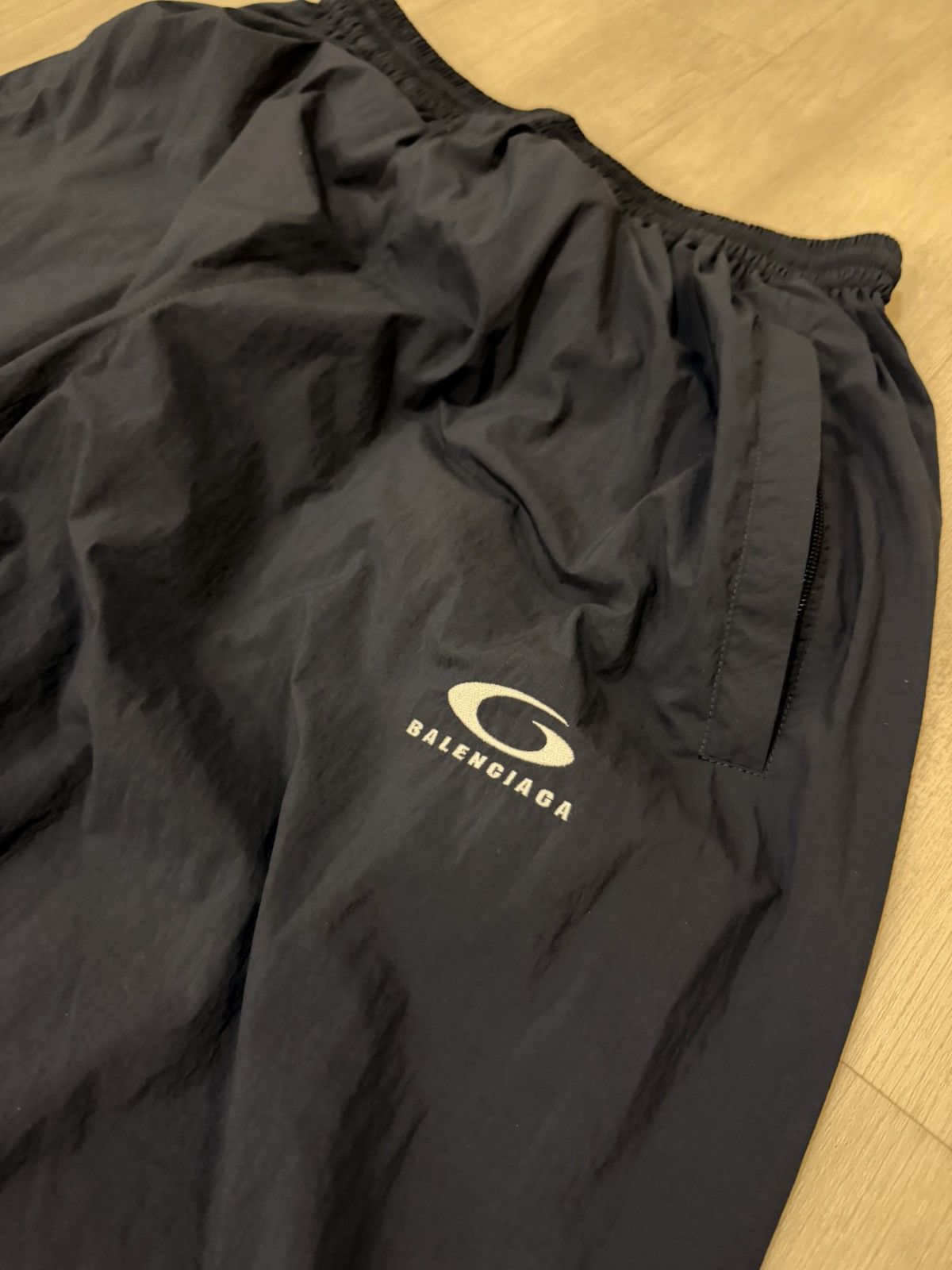 Balenciaga Oversized Nylon Trackpants Size US 30 / EU 46 - 2 Thumbnail