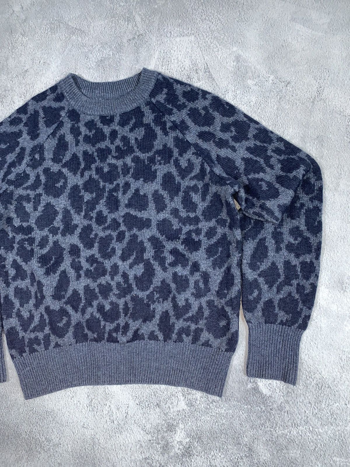 Japanese Brand Vintage Japanese coloured all over sweater streetwear sizeXS Size XS / US 0-2 / IT 36-38 - 4 Thumbnail