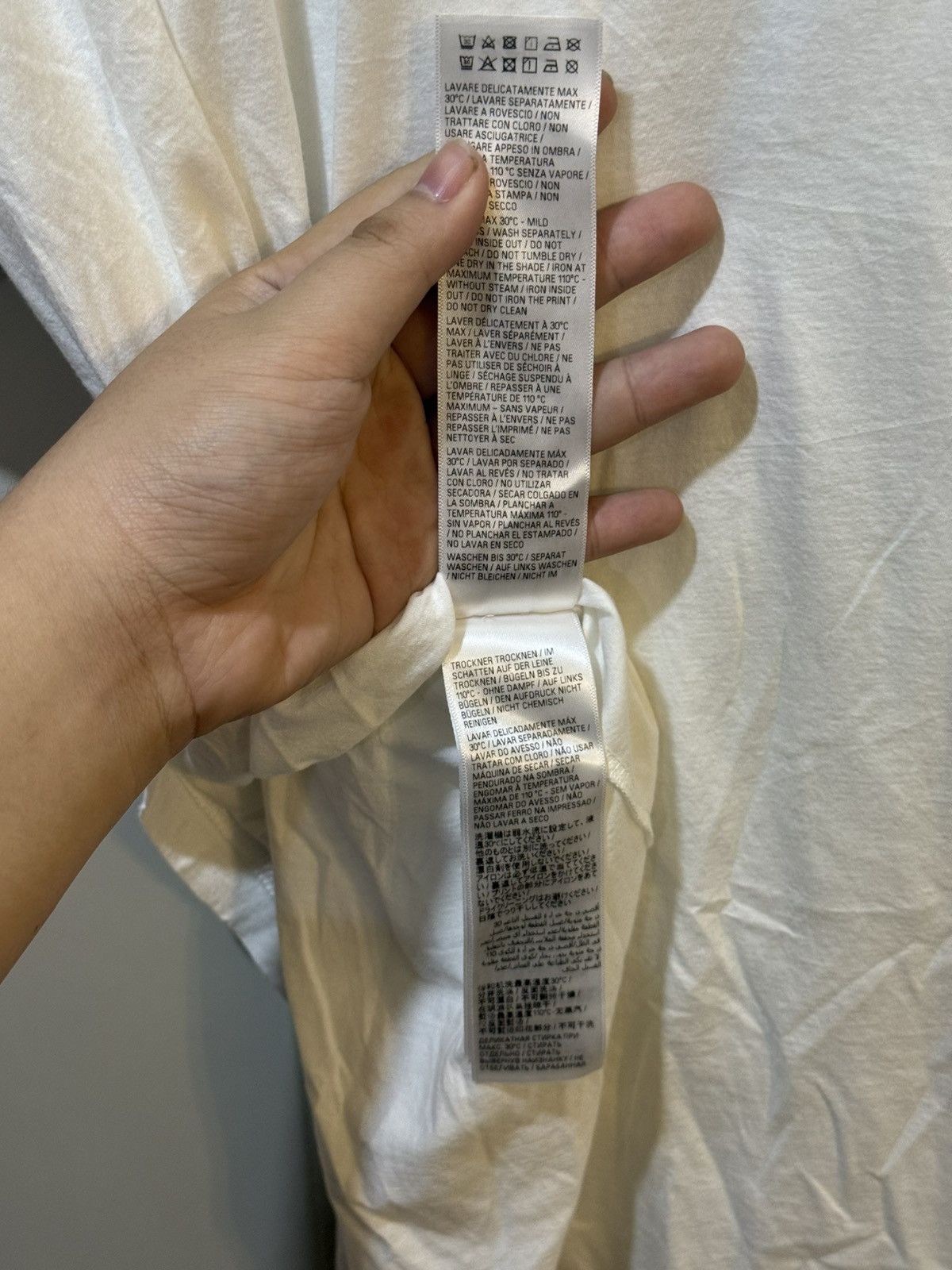 Balenciaga Balenciaga Distressed Surfing Tee Size US L / EU 52-54 / 3 - 11 Thumbnail