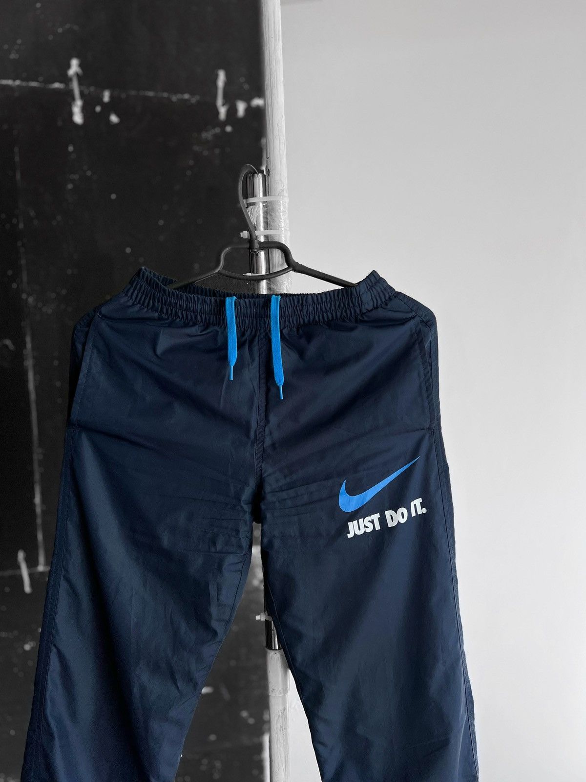 Nike Nike Just Do It Swoosh Kids Boys Blue Nylon Pants Joggers Size US 26 / EU 42 - 2 Thumbnail