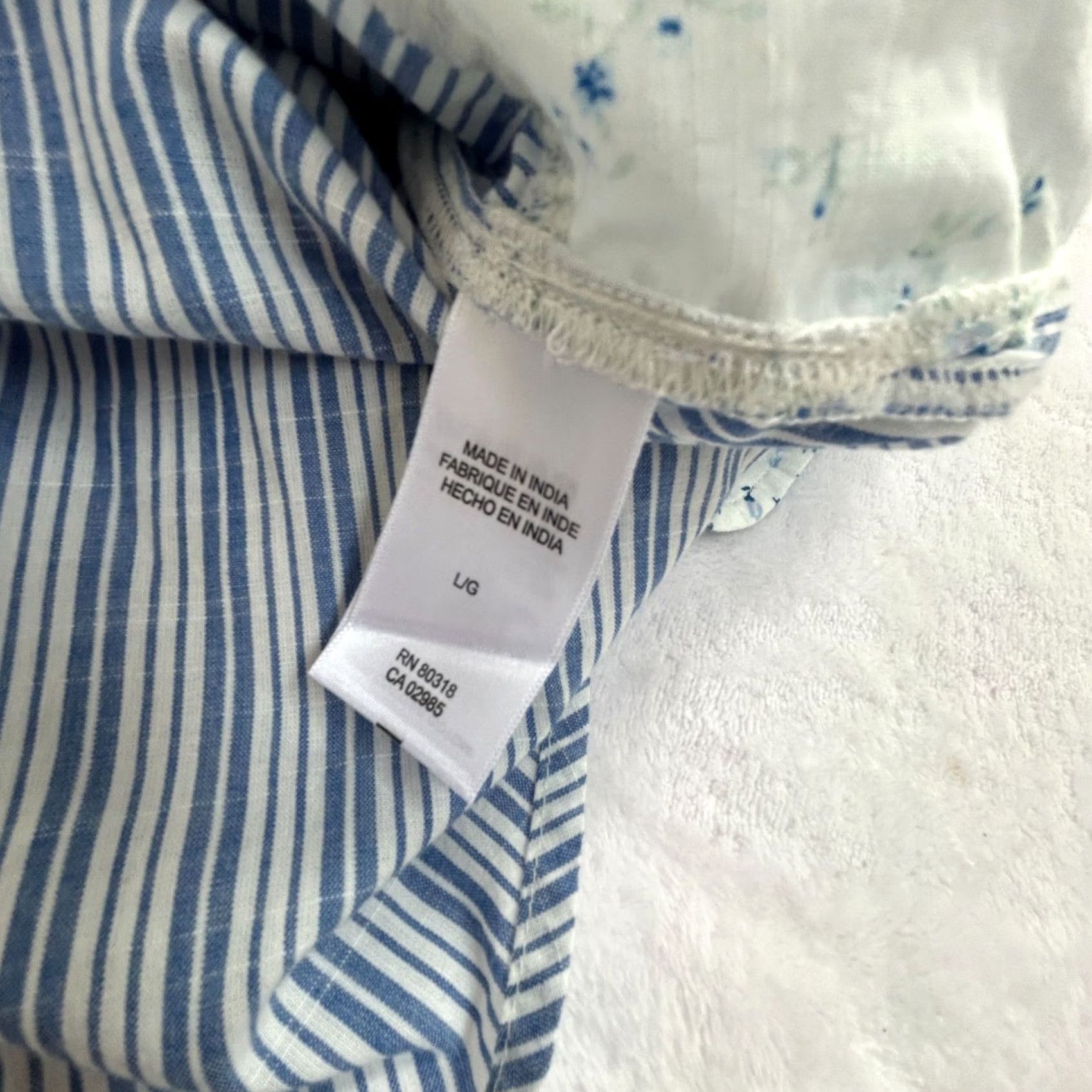 Laura Ashley Laura Ashley X Lucky Brand Striped Floral Patchwork Button-Up Shirt Large Blue Shirt Womens L Blue Striped Floral Patchwork Button-Down Normals 10+ Size L / US 10 / IT 46 - 4 Thumbnail