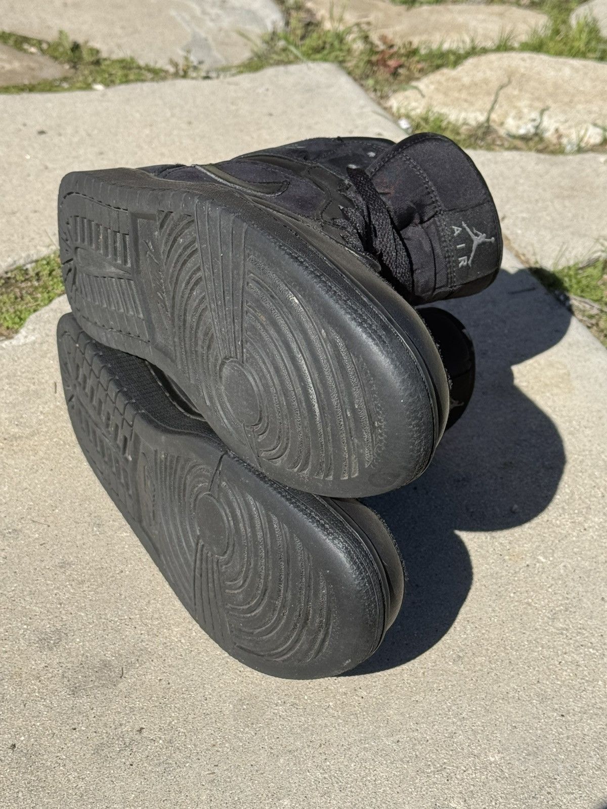 Jordan Brand × Nike Air Jordan 1 mid triple black Size US 10.5 / EU 43-44 - 12 Thumbnail