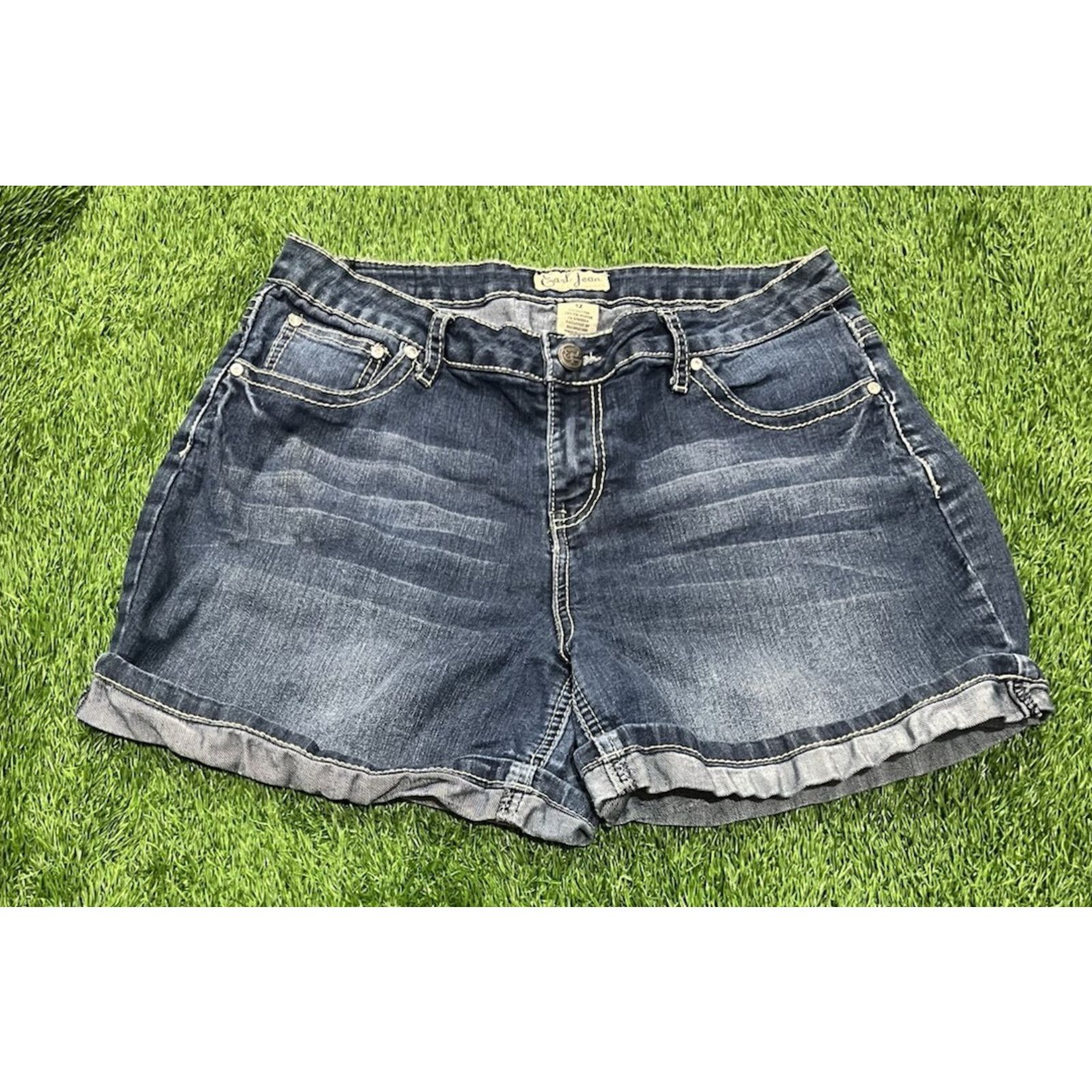 Earl Jeans Earl Jean Iron Cross Rhinestone Pocket Denim Shorts Y2K 12 Size 34" / US 12 / IT 48 - 1 Thumbnail