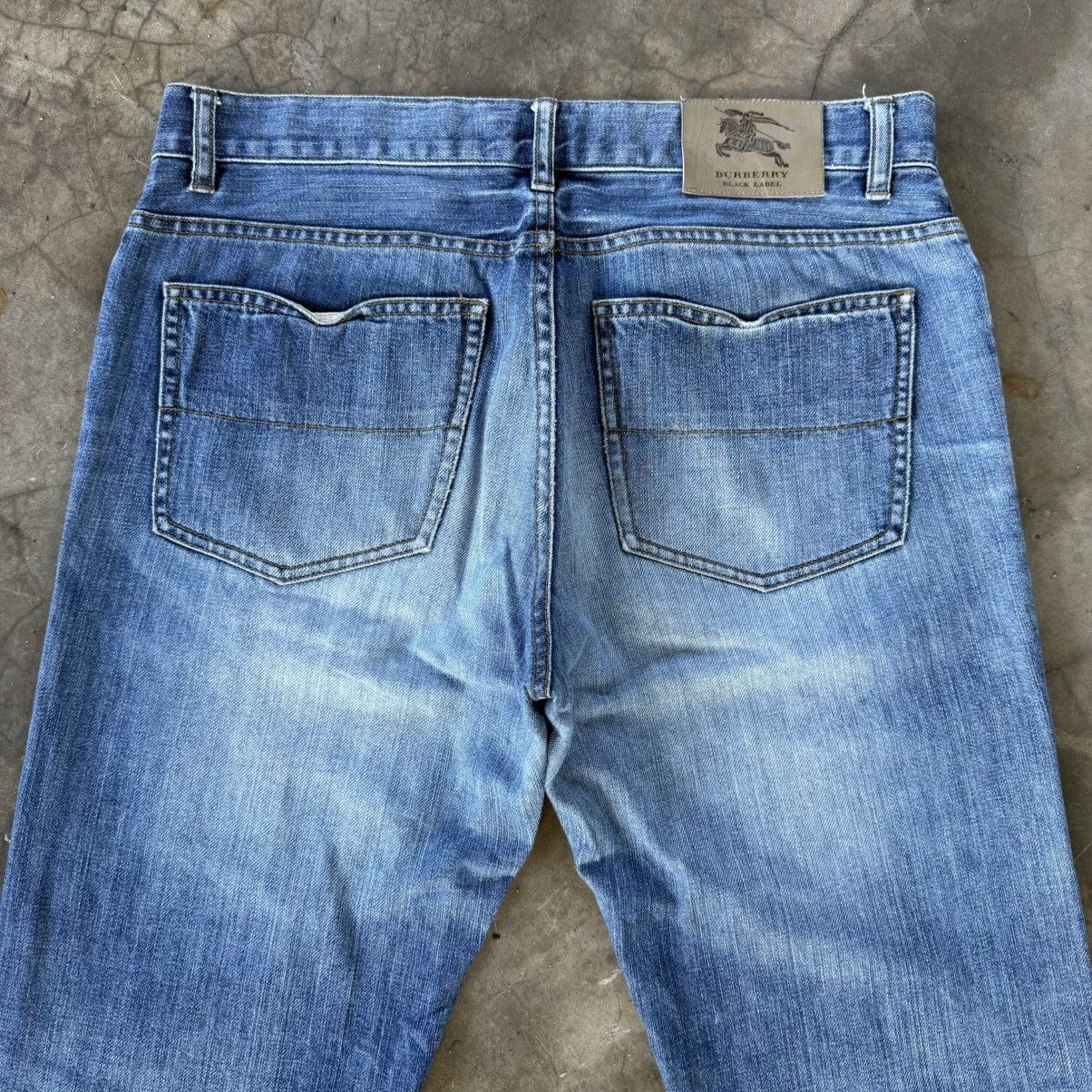 Burberry W33 Vintage Burberry Black Label Faded Ripped Denim Jean Size US 33 - 8 Thumbnail
