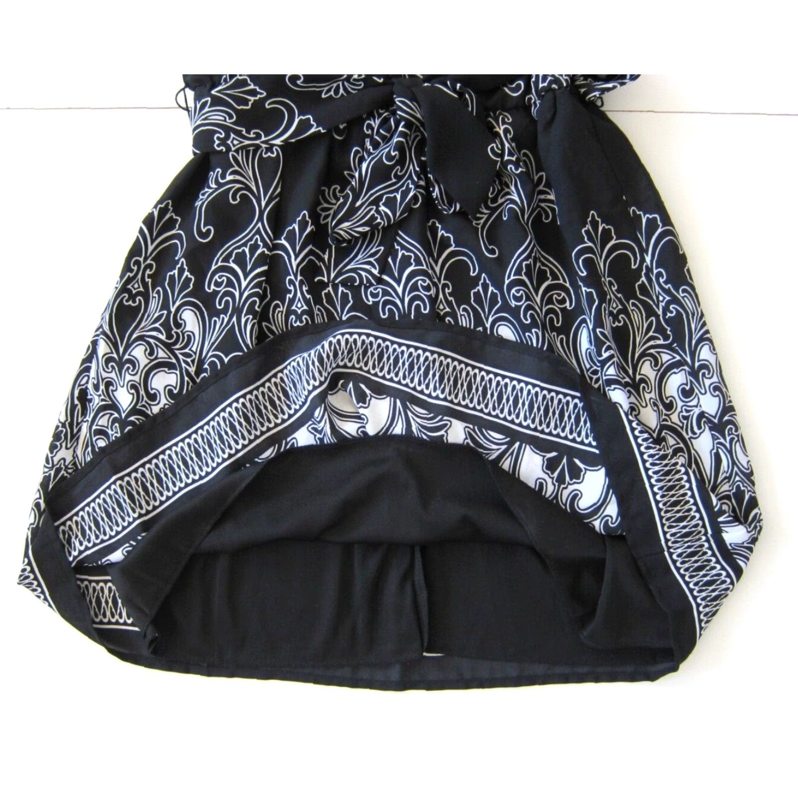 Vintage VINTAGE Bisou Bisou Black White Floral Sleeveless High Neck Empire Waist Sun Dress 2 Size XS / US 0-2 / IT 36-38 - 7 Thumbnail