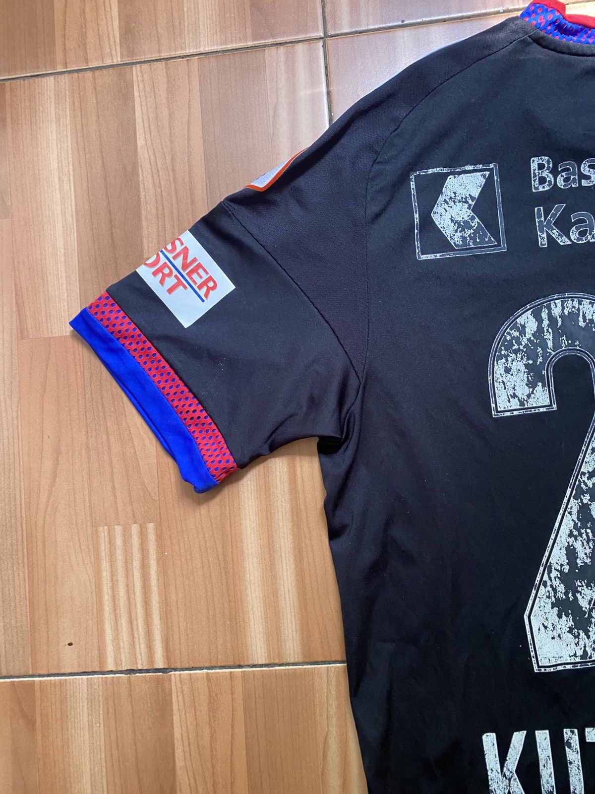 Adidas × Vintage Adidas FC Basel 2016/17 Home Football Shirt Soccer Jersey Size US M / EU 48-50 / 2 - 12 Thumbnail