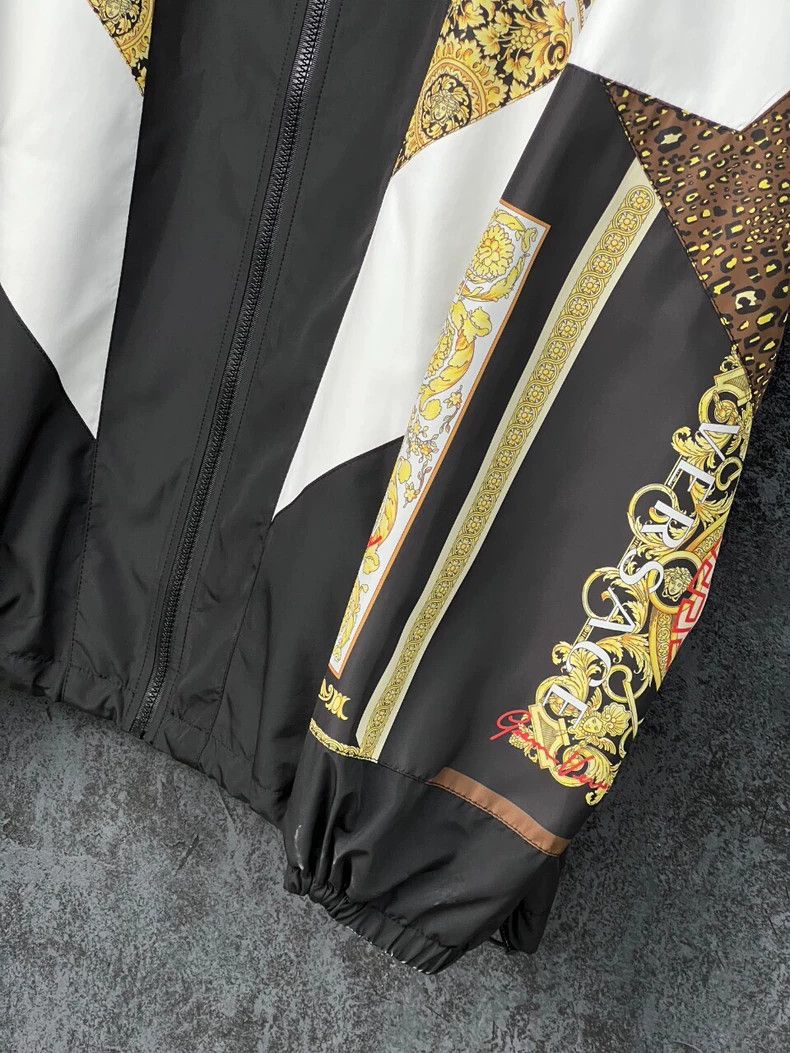 Versace Versace Classic baroque print geometric panel jacket Size US XXL / EU 58 / 5 - 7 Thumbnail