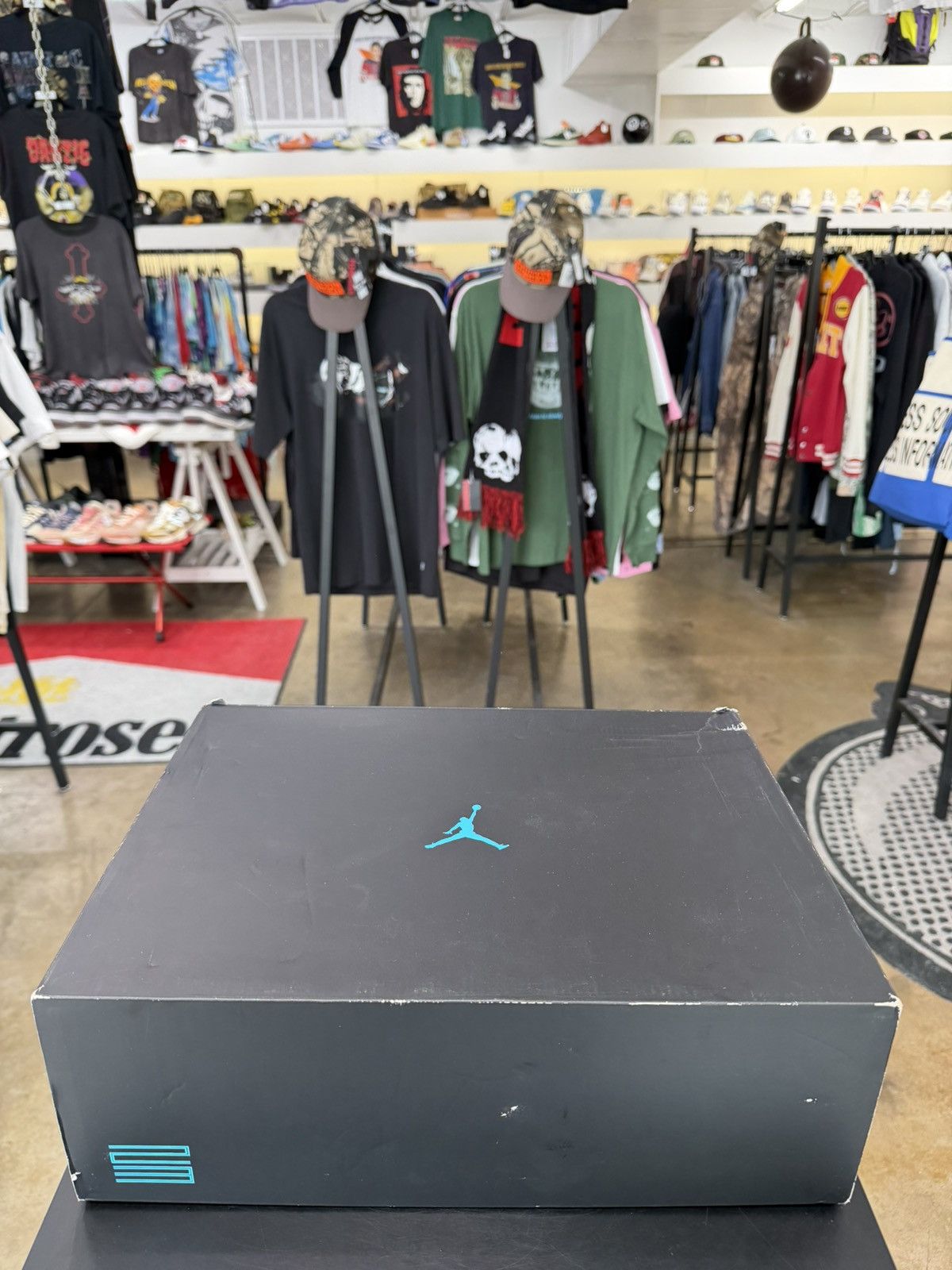 Jordan Brand Jordan 11 Gamma Blue Size 12 (2025) Size US 12 / EU 45 - 16 Thumbnail