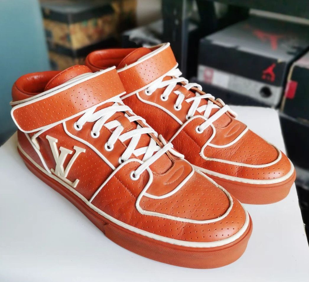 Louis Vuitton Louis Vuitton High Top Velcro Sneakers Size US 9 / EU 42 - 2 Thumbnail