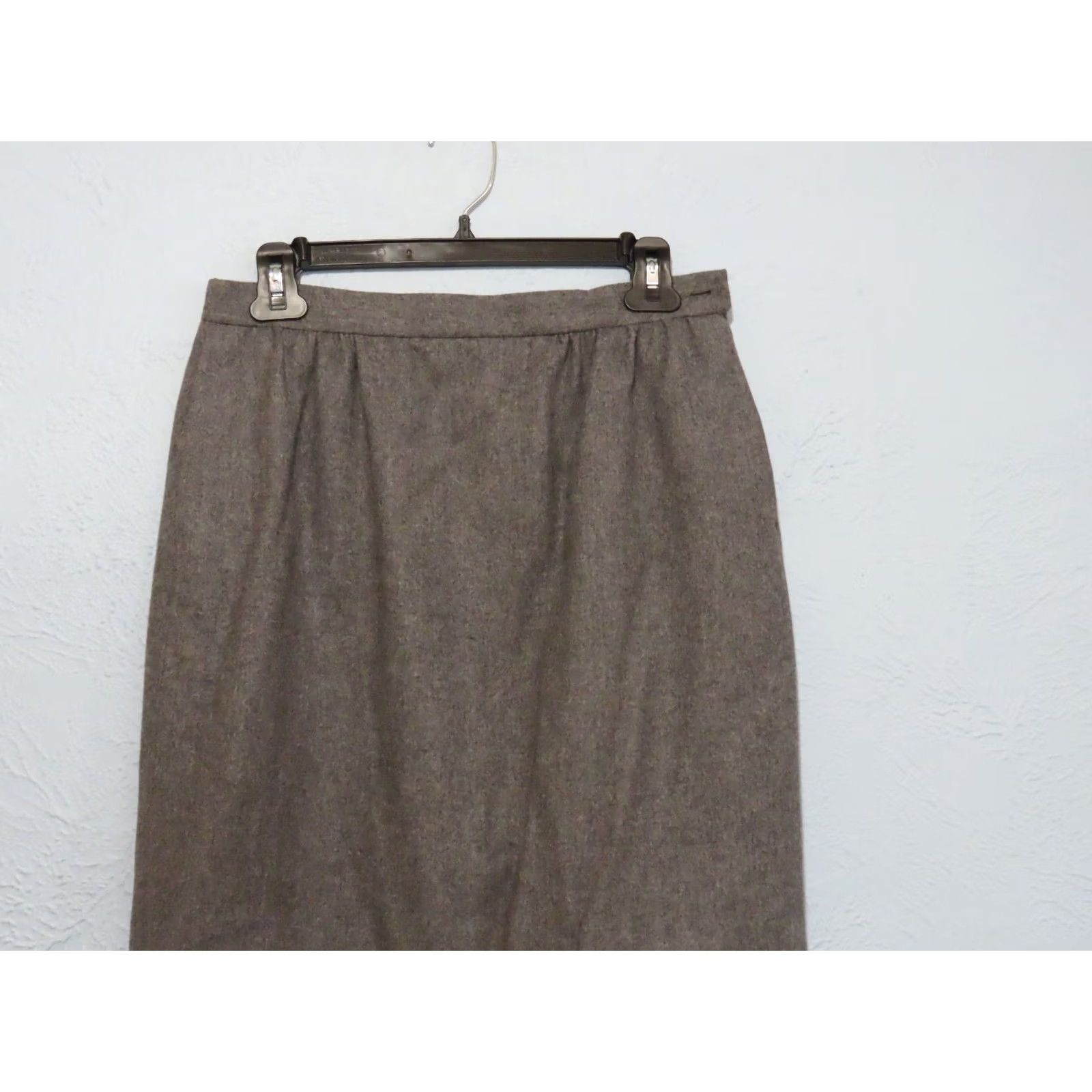 Pendleton VINTAGE Pendleton Skirt Women's 100% Wool Gray 29" Length Size 10 USA 1980s Secretary/Geek Mens Womens Girls Size 32" / US 10 / IT 46 - 3 Thumbnail